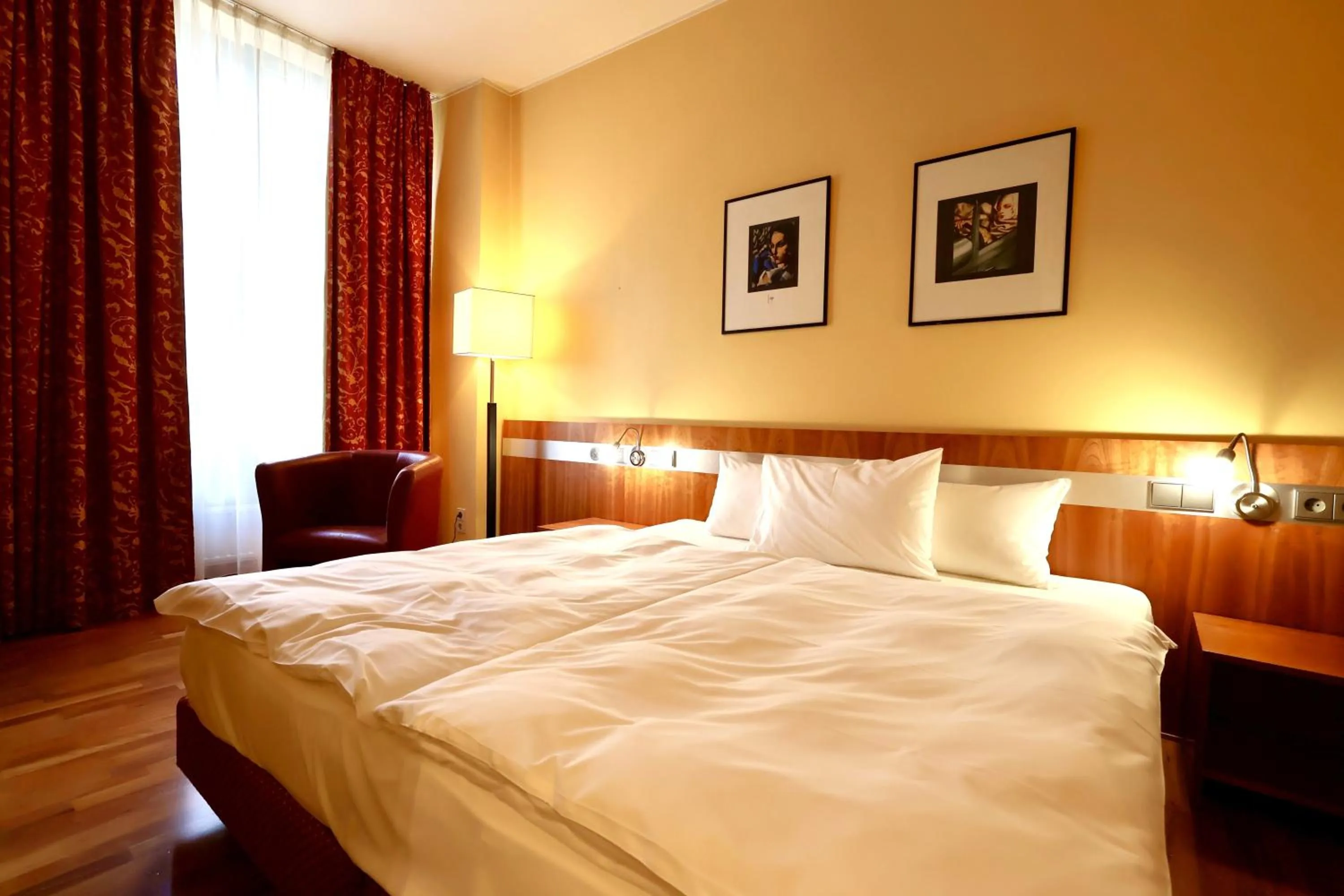 Bed in HOTEL de la POSTE