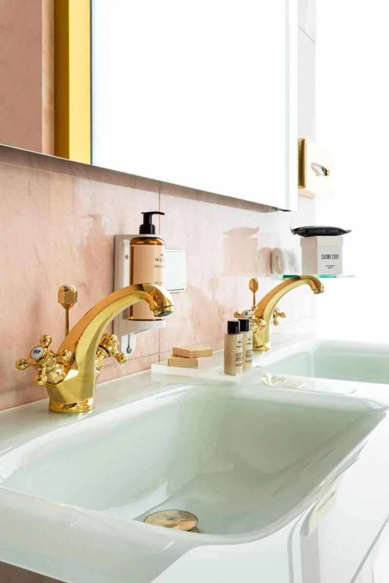 Casino 2000 - Adult Guests Only