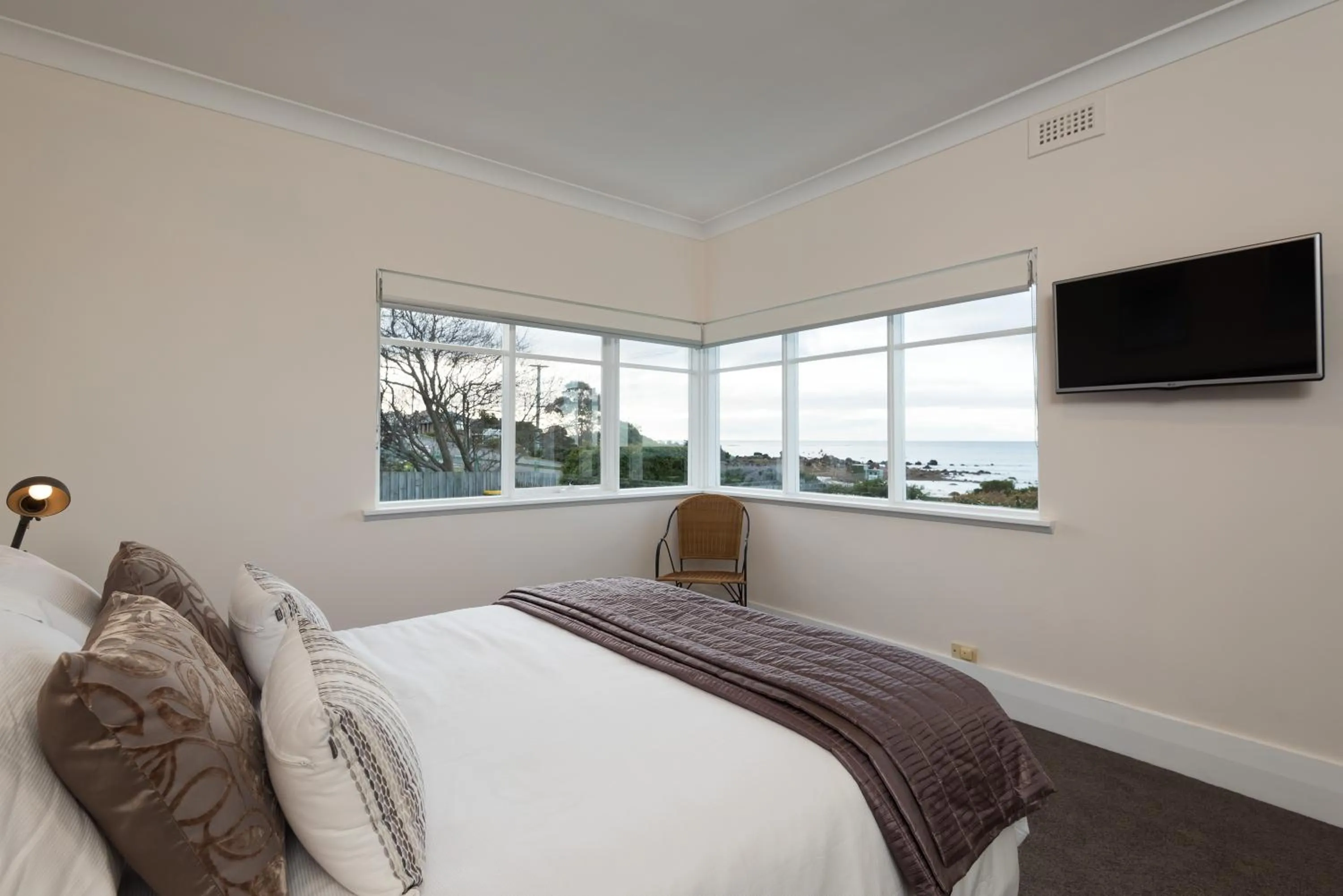 Bedroom, Bed in Sunrise at Penguin