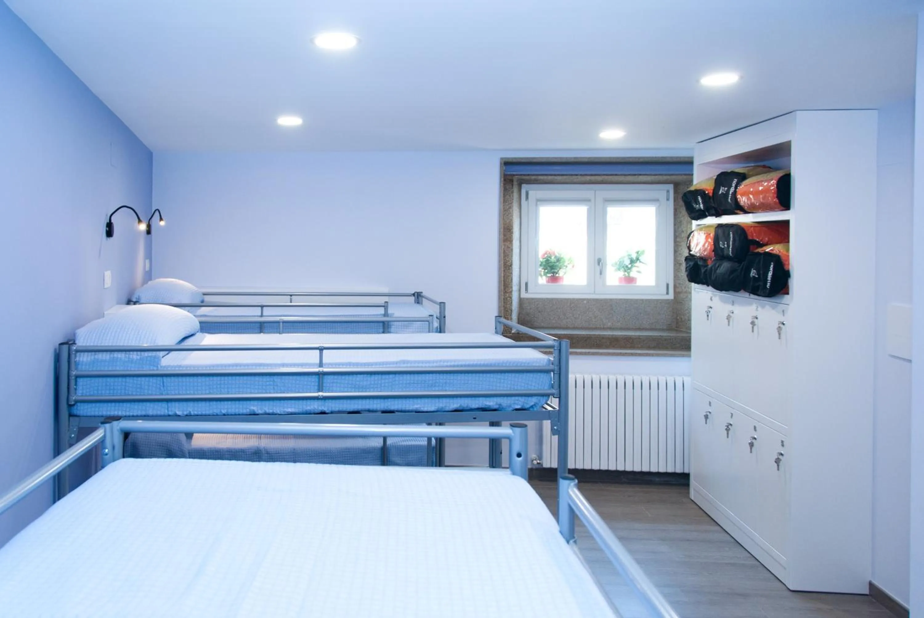 bunk bed, Bed in Albergue Linares
