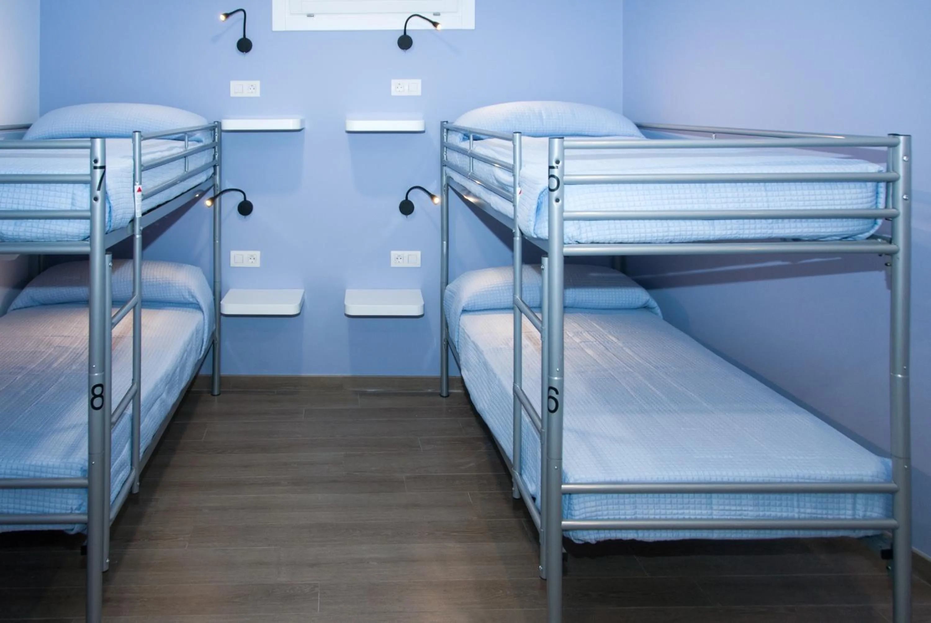 bunk bed, Bed in Albergue Linares