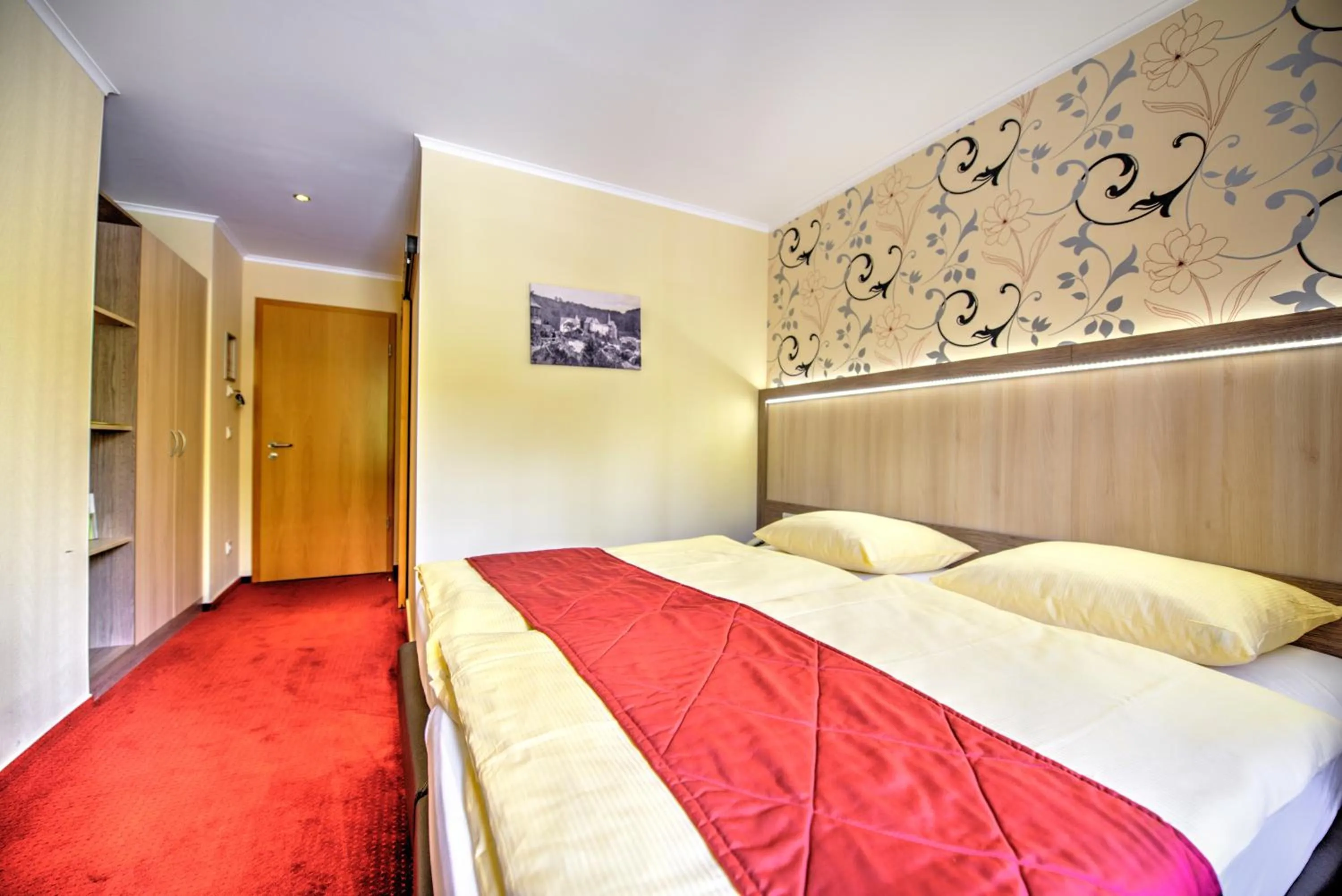 Bed in Hotel du Commerce - Restaurant La Table de Clervaux