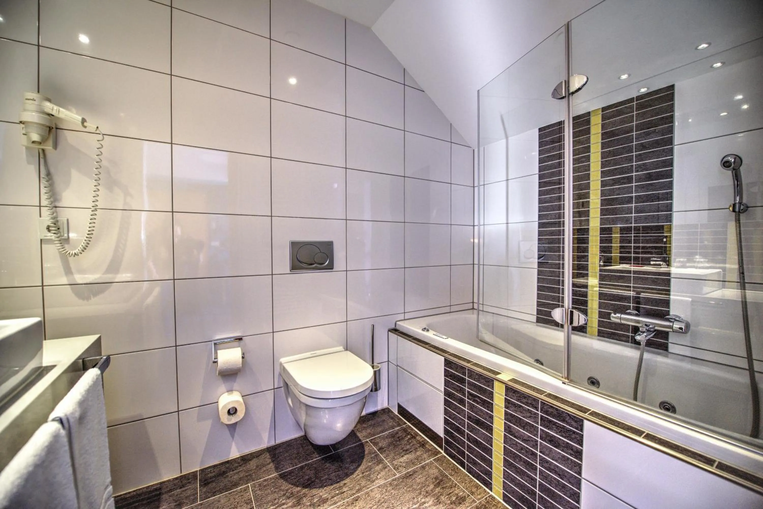 Hotel du Commerce - Restaurant La Table de Clervaux