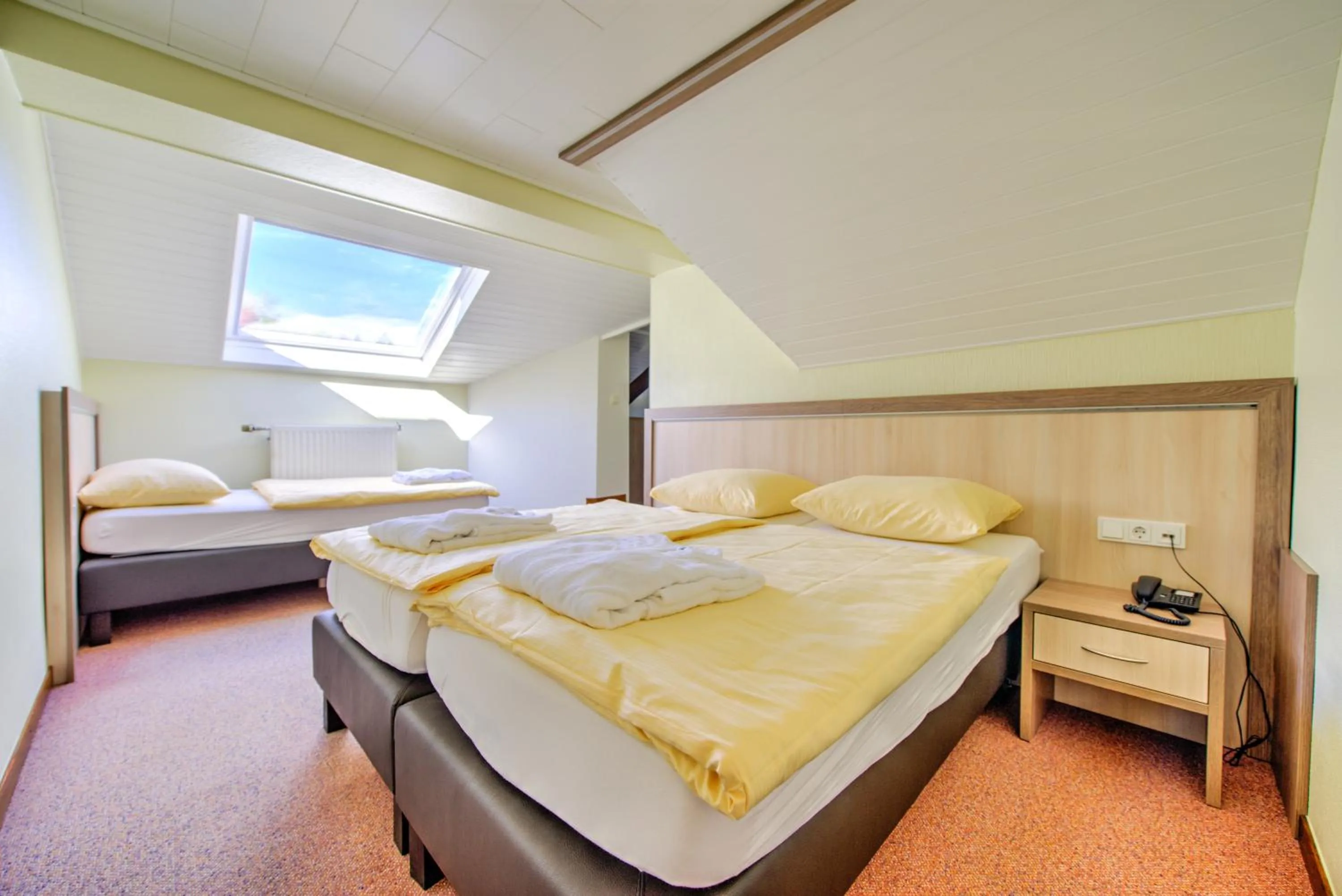 Bed in Hotel du Commerce - Restaurant La Table de Clervaux