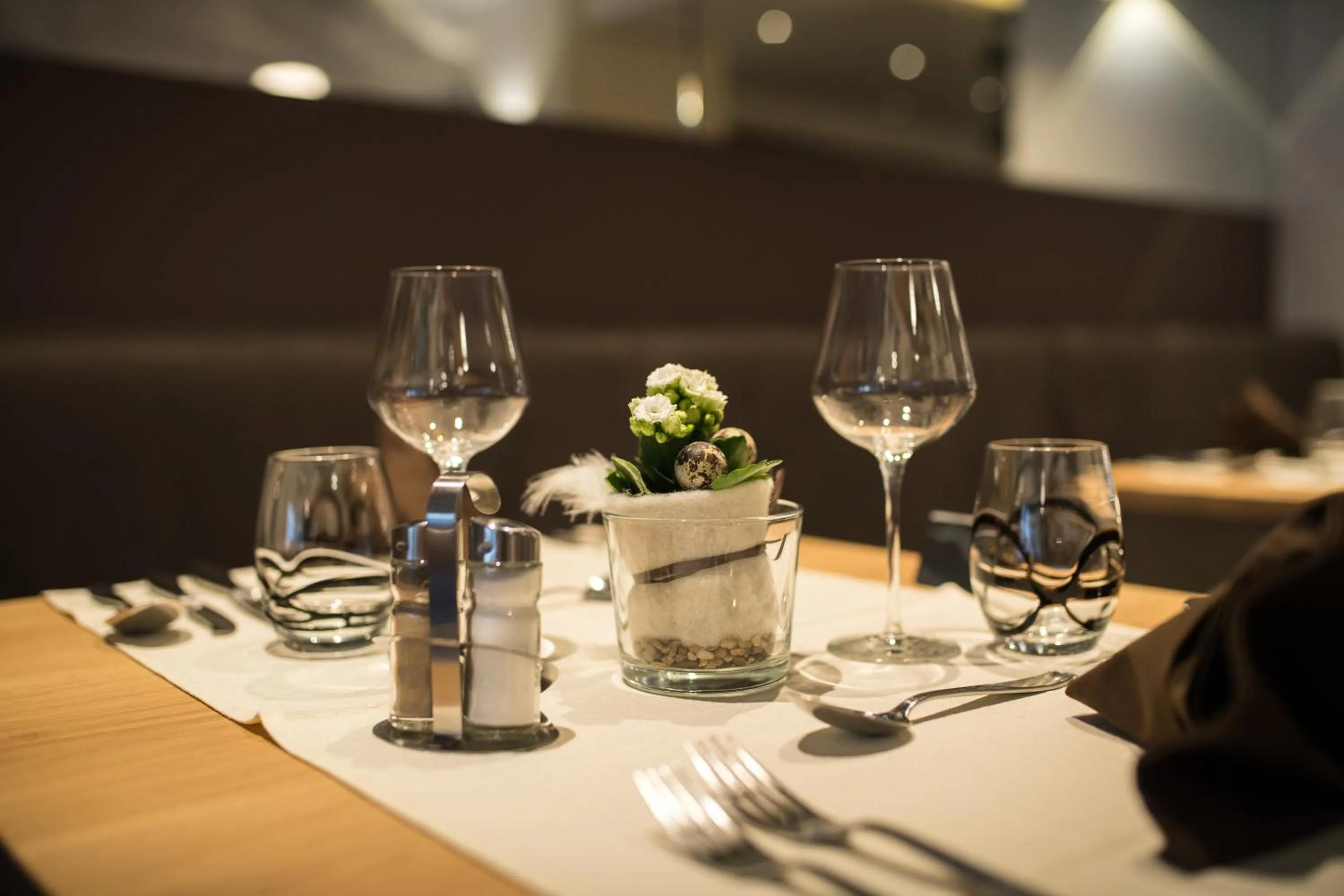 Dining area in Hotel du Commerce - Restaurant La Table de Clervaux