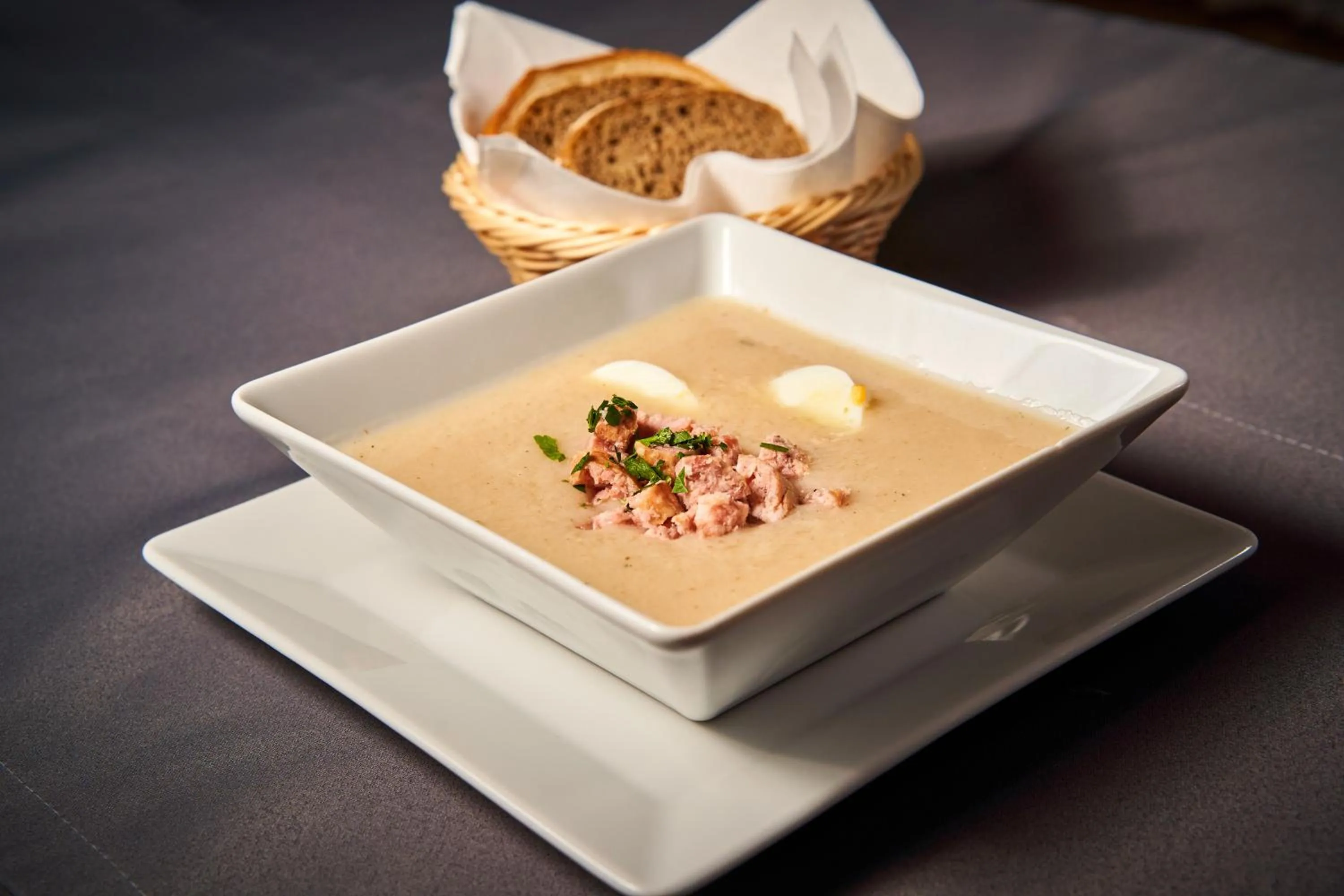 Food and drinks in Hotel Restauracja Leliwa