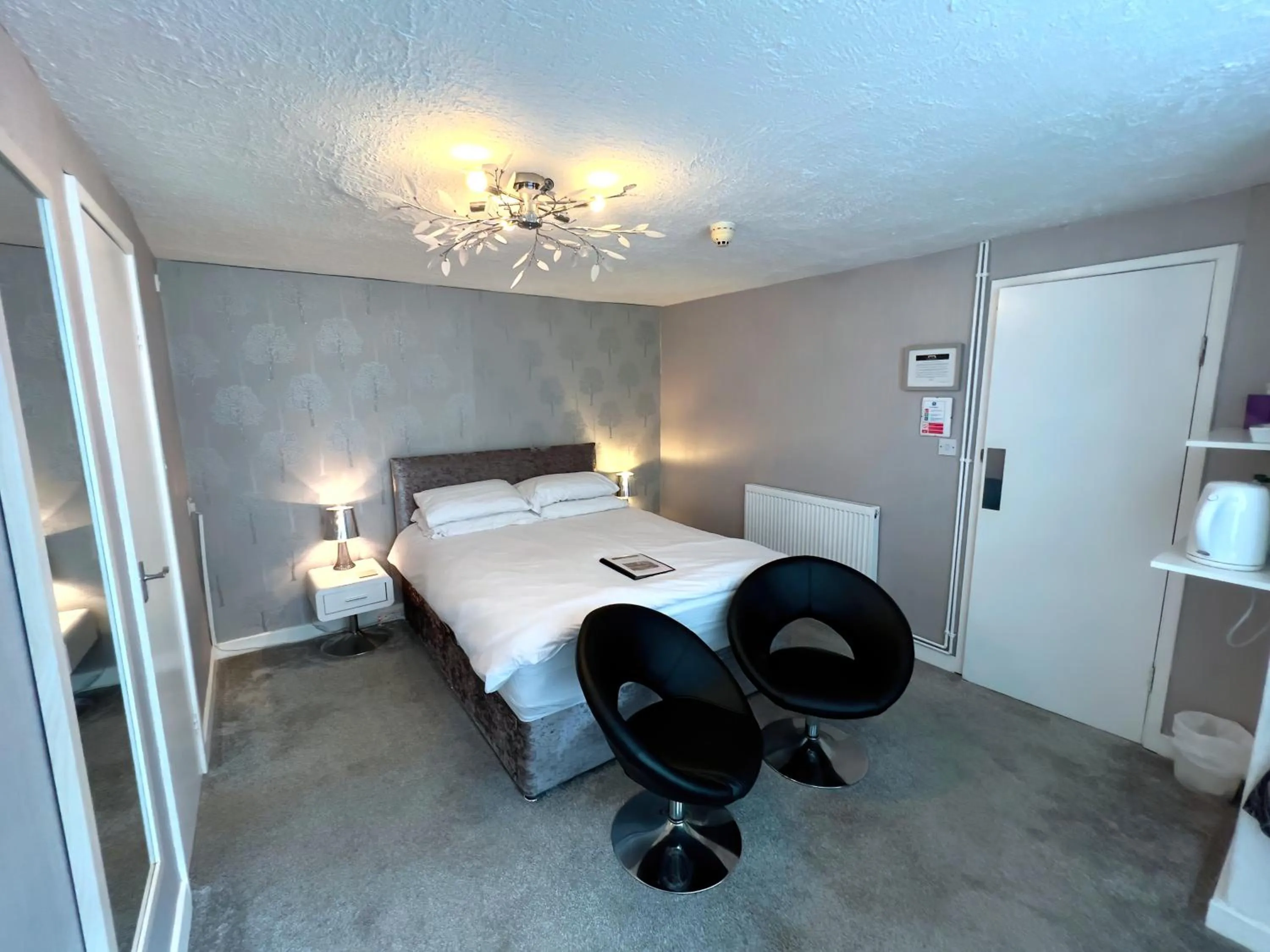 Photo of the whole room, Bed in Bella Vista Lodge