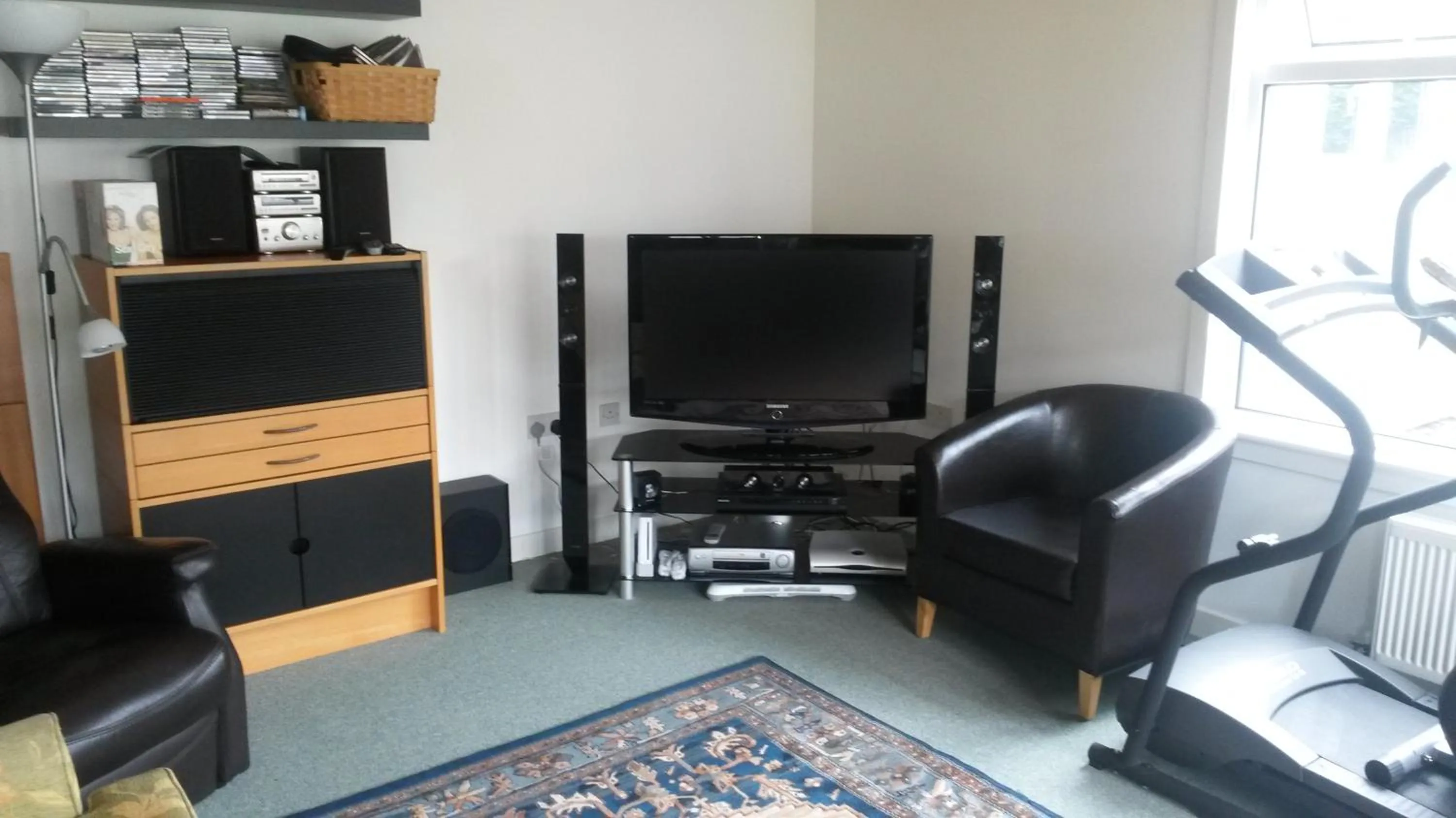 Communal lounge/ TV room in Premier Room