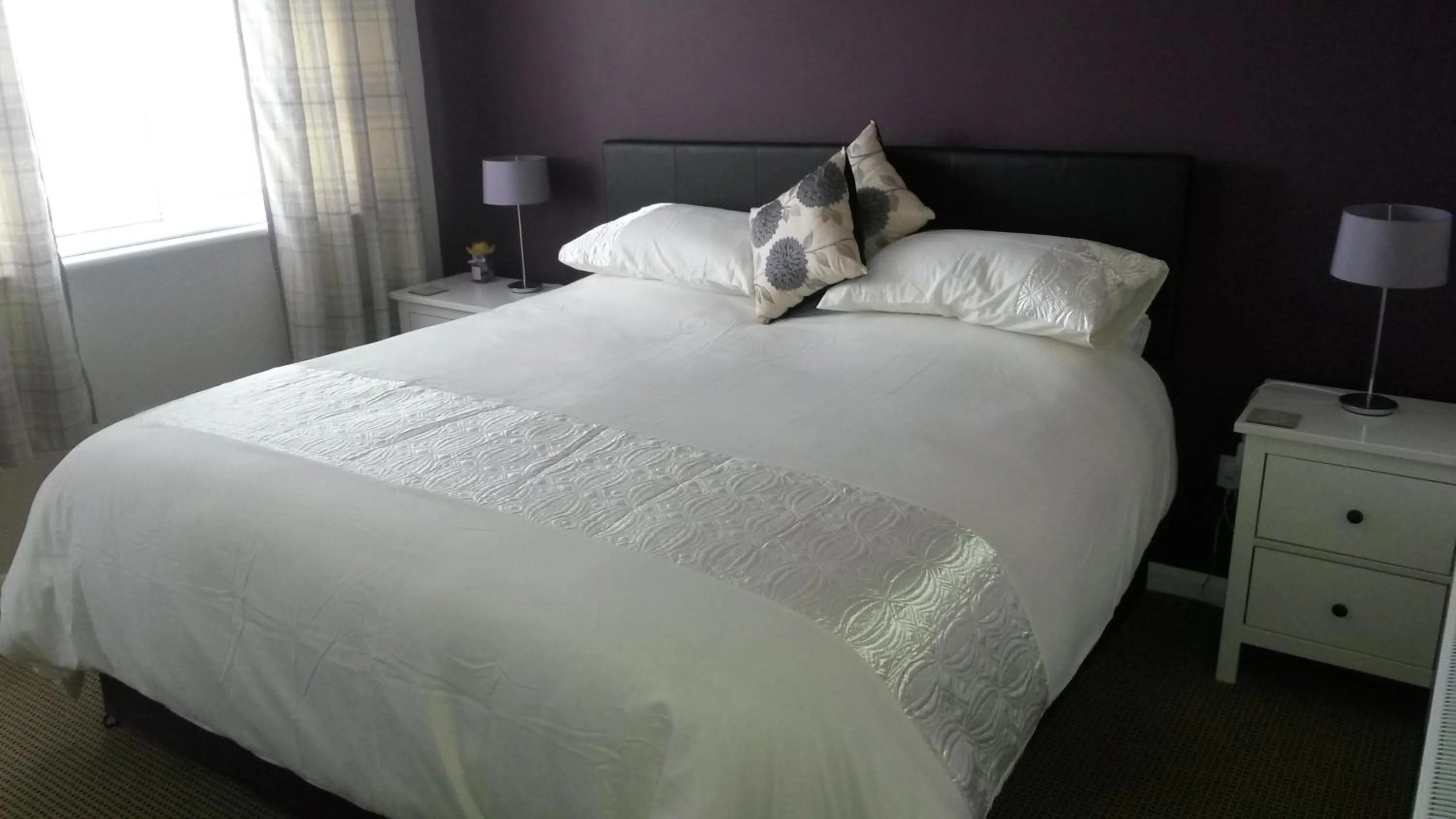 Bedroom, Bed in Premier Room