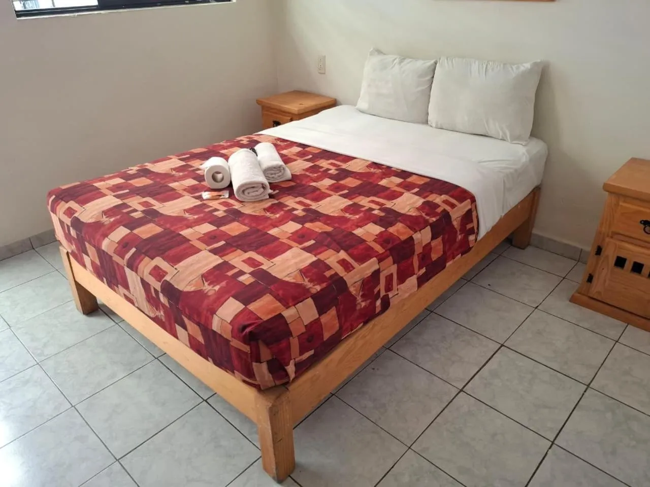 towels, Bed in Cinco de Mayo Hotel