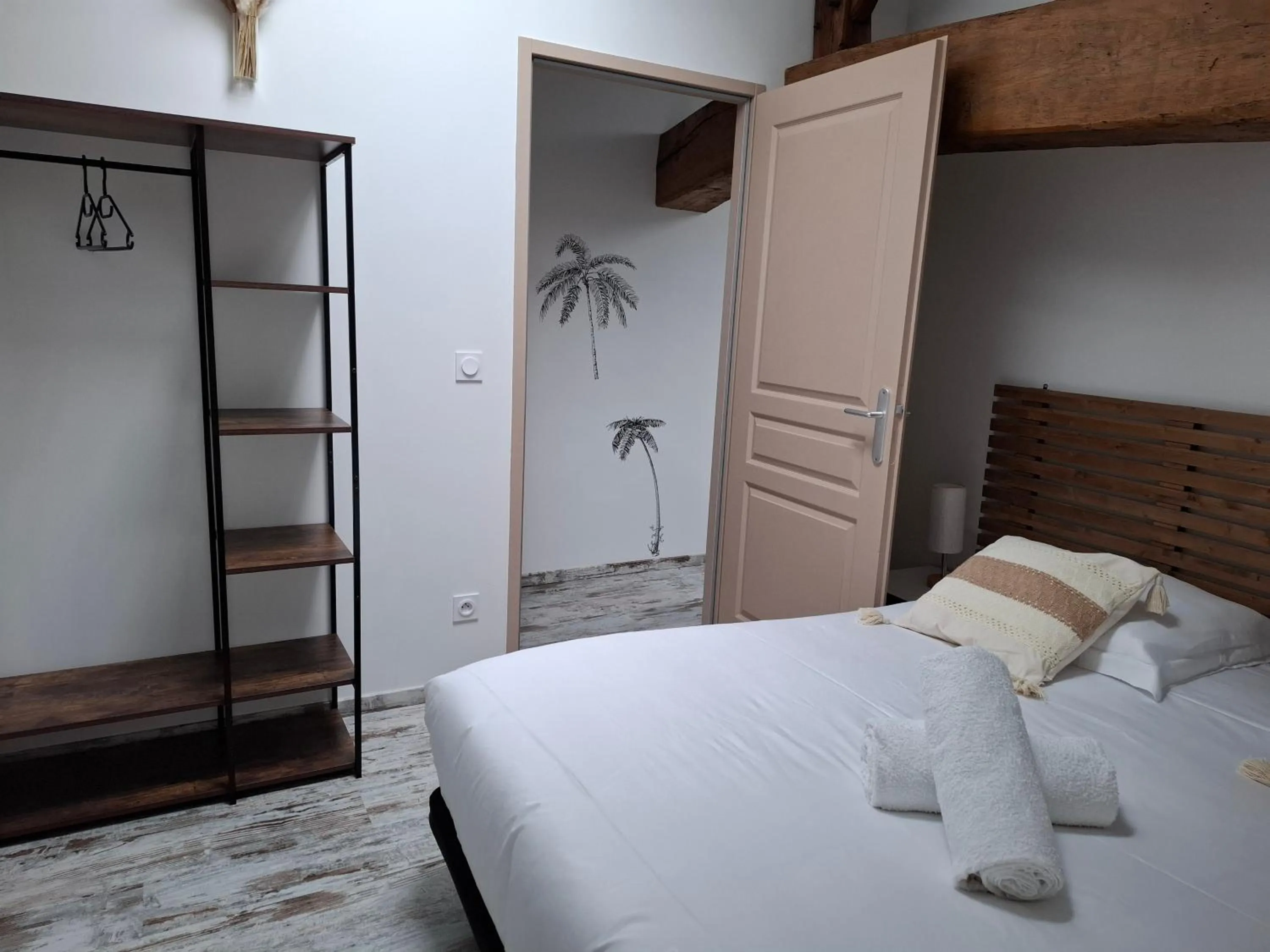 Bedroom, Bed in Chambres d'Hôtes Château Pierre de Montignac