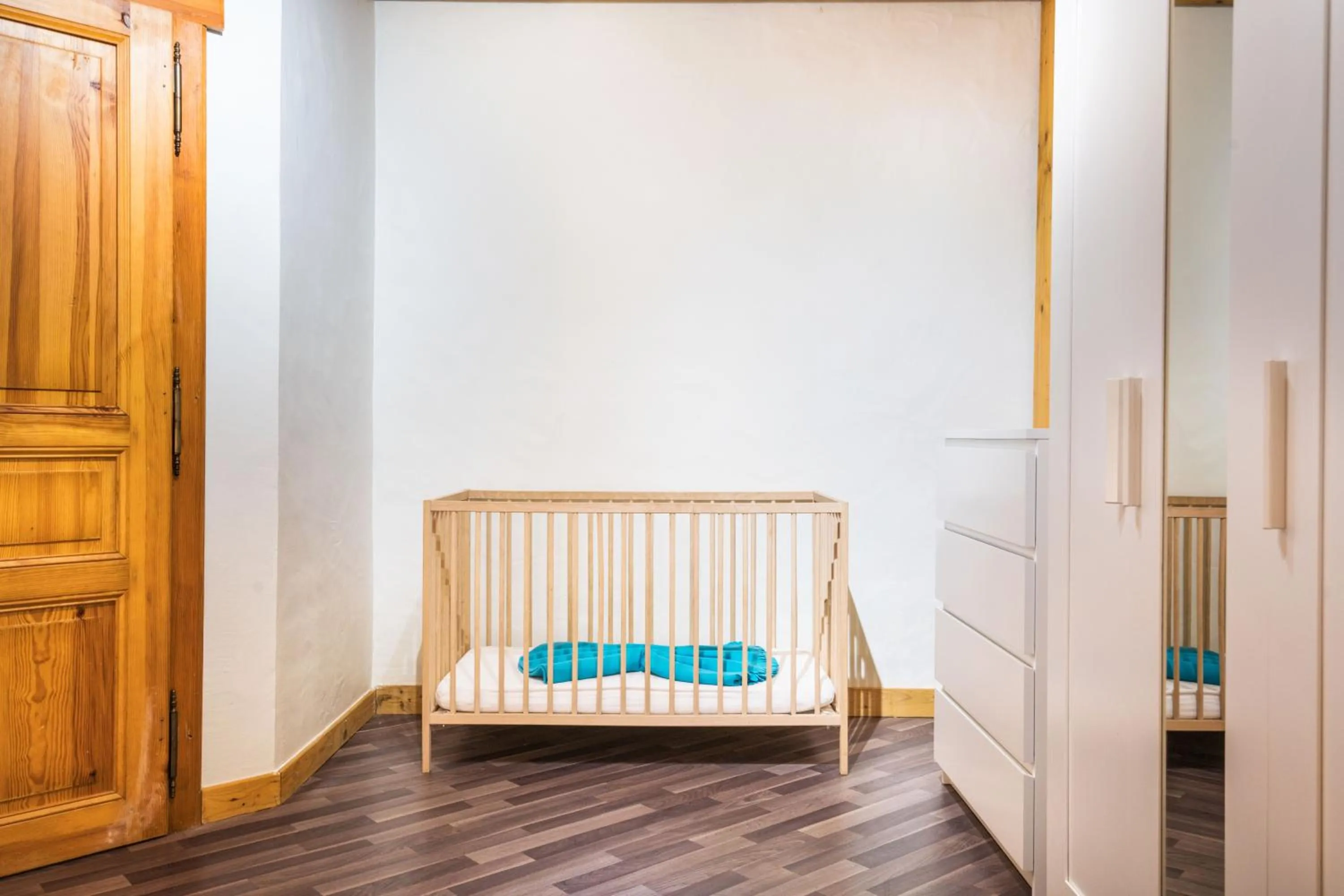 cot, Bed in Domaine du Moulin d'Asselborn