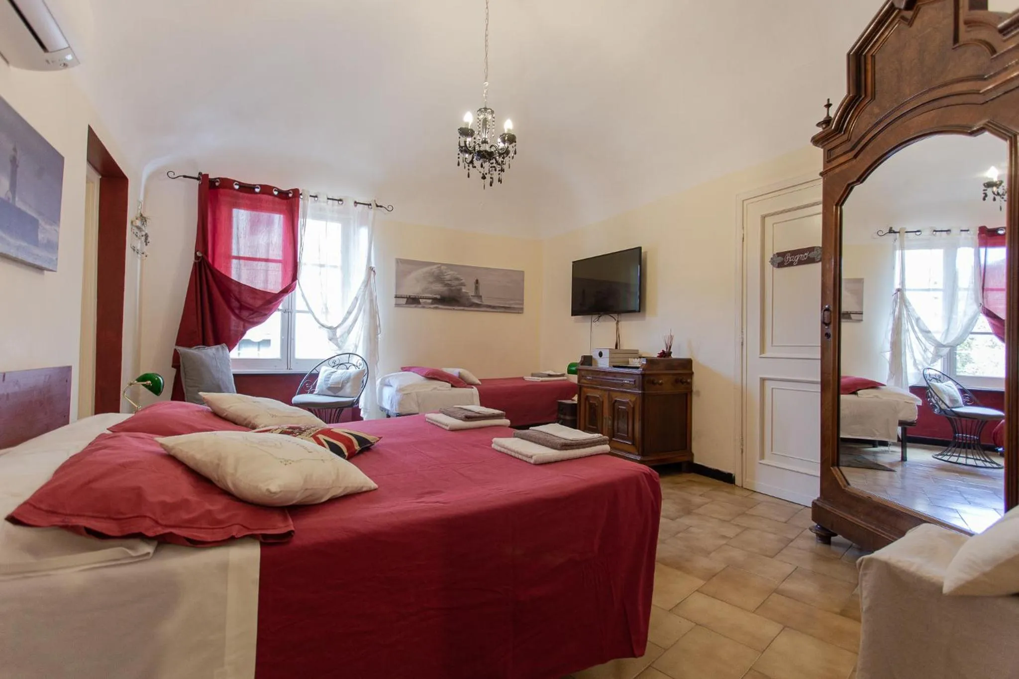 Photo of the whole room, Bed in Antico Pozzo Bed and Breakfast
