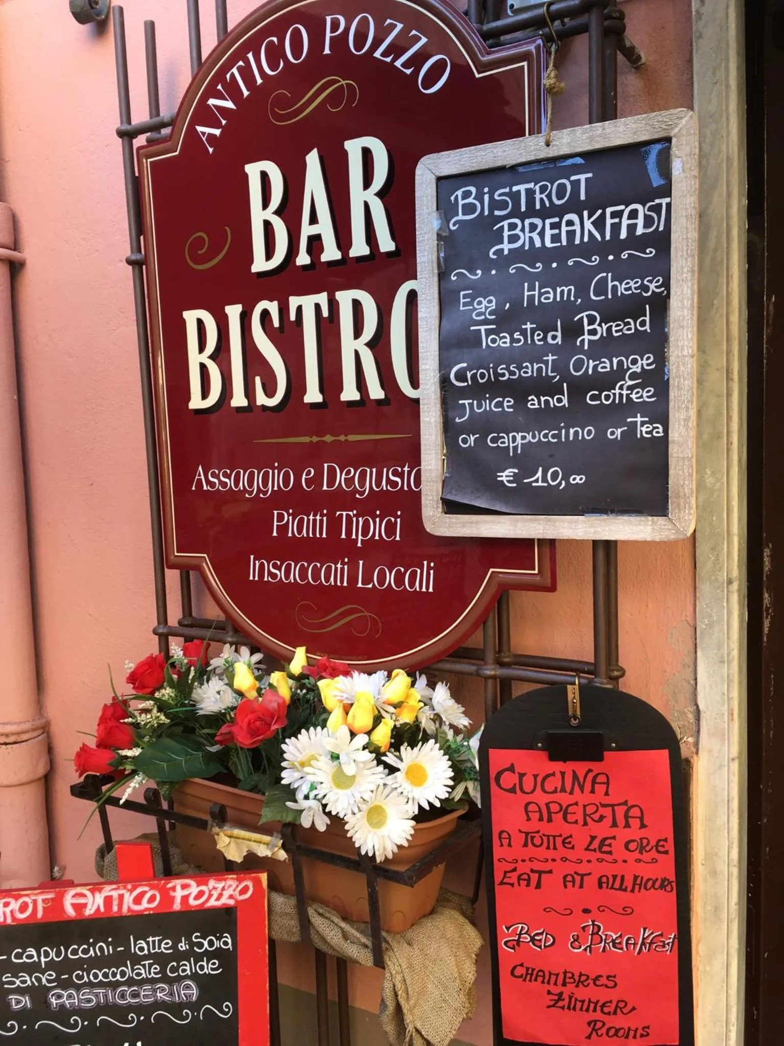 Property logo or sign in Antico Pozzo Bed and Breakfast