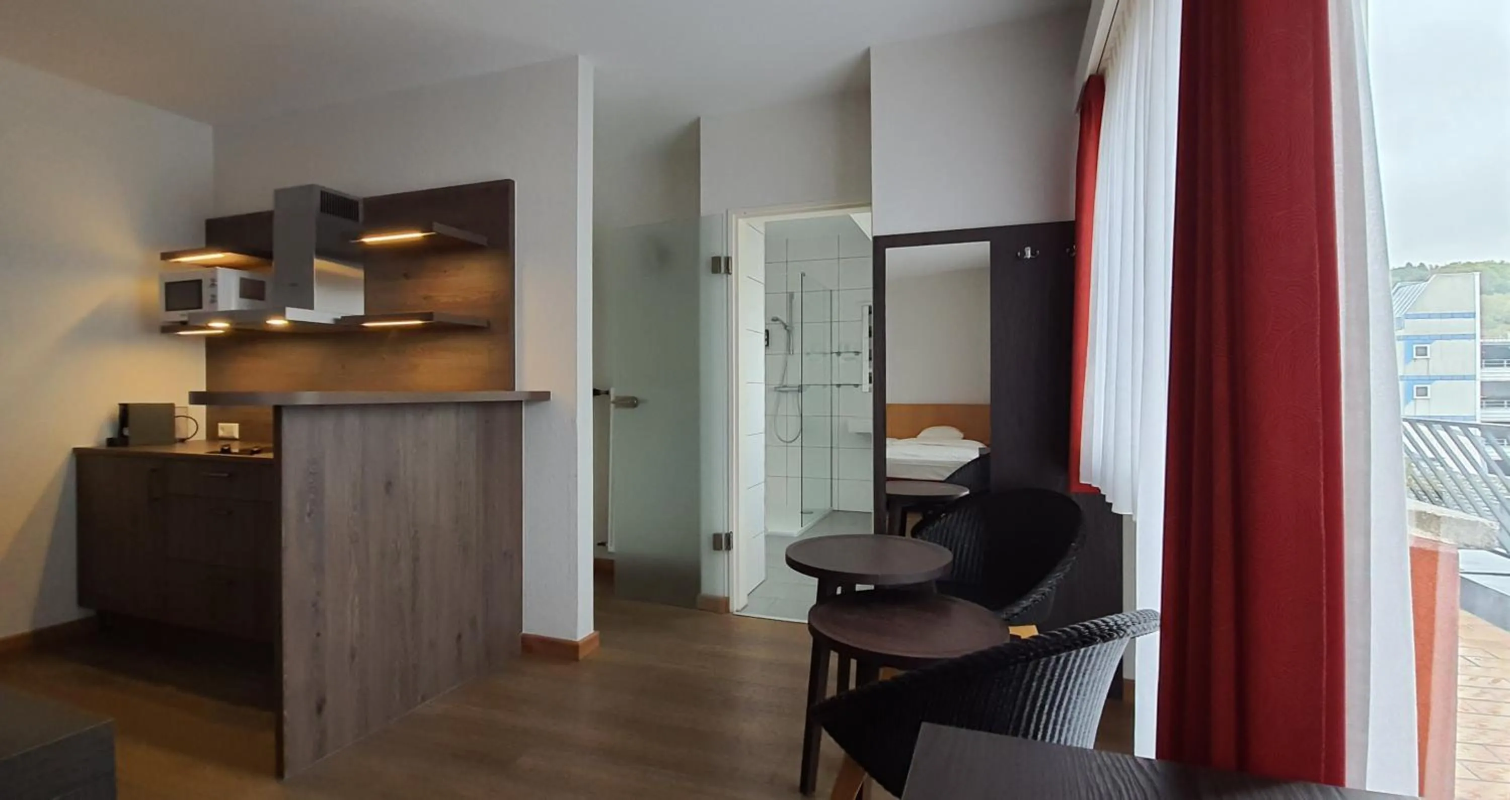 Kitchen or kitchenette in Logis Hôtel Acacia