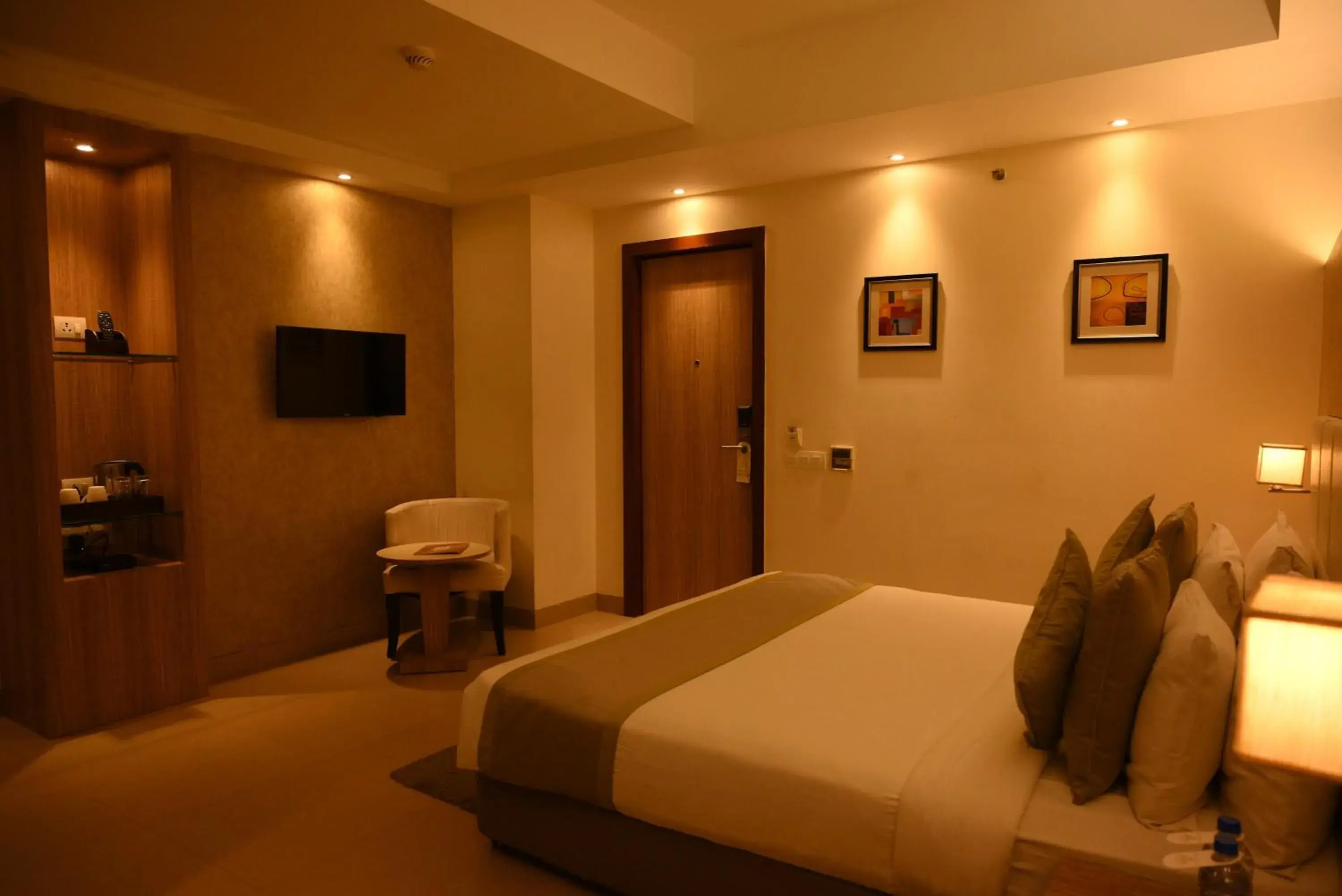 Deluxe Double Room (2 Adults + 1 Child) - single occupancy in The Maureen Deluxe Double Room (2 Adults + 1 Child) - single occupancy in The Maureen