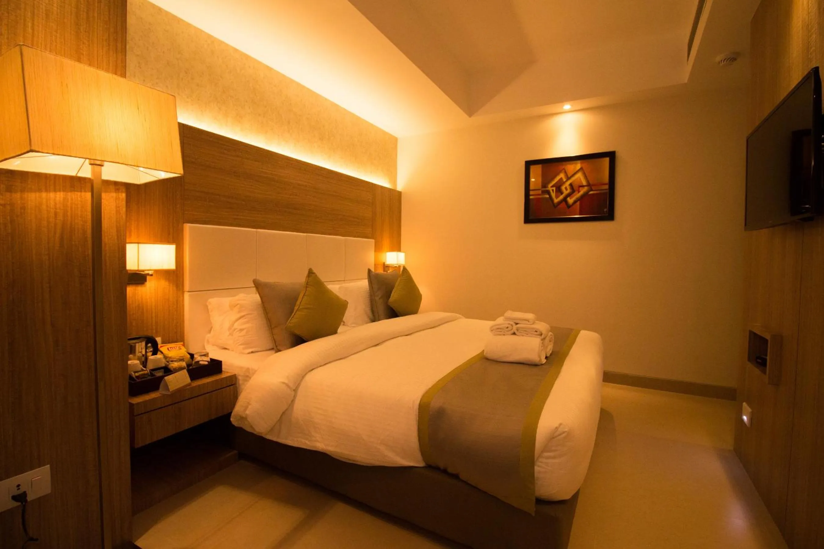 Bedroom, Bed in The Maureen