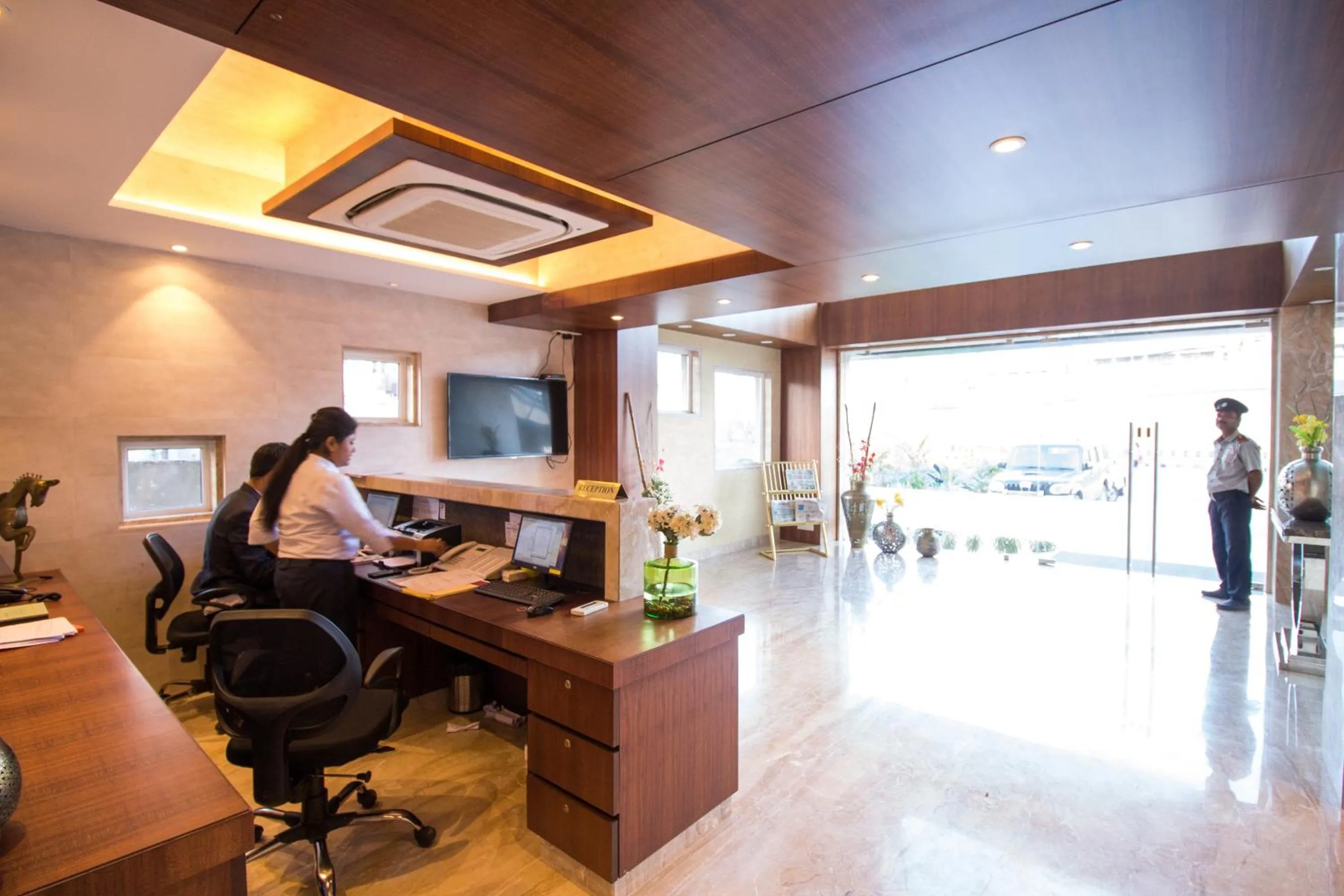 Lobby or reception in The Maureen