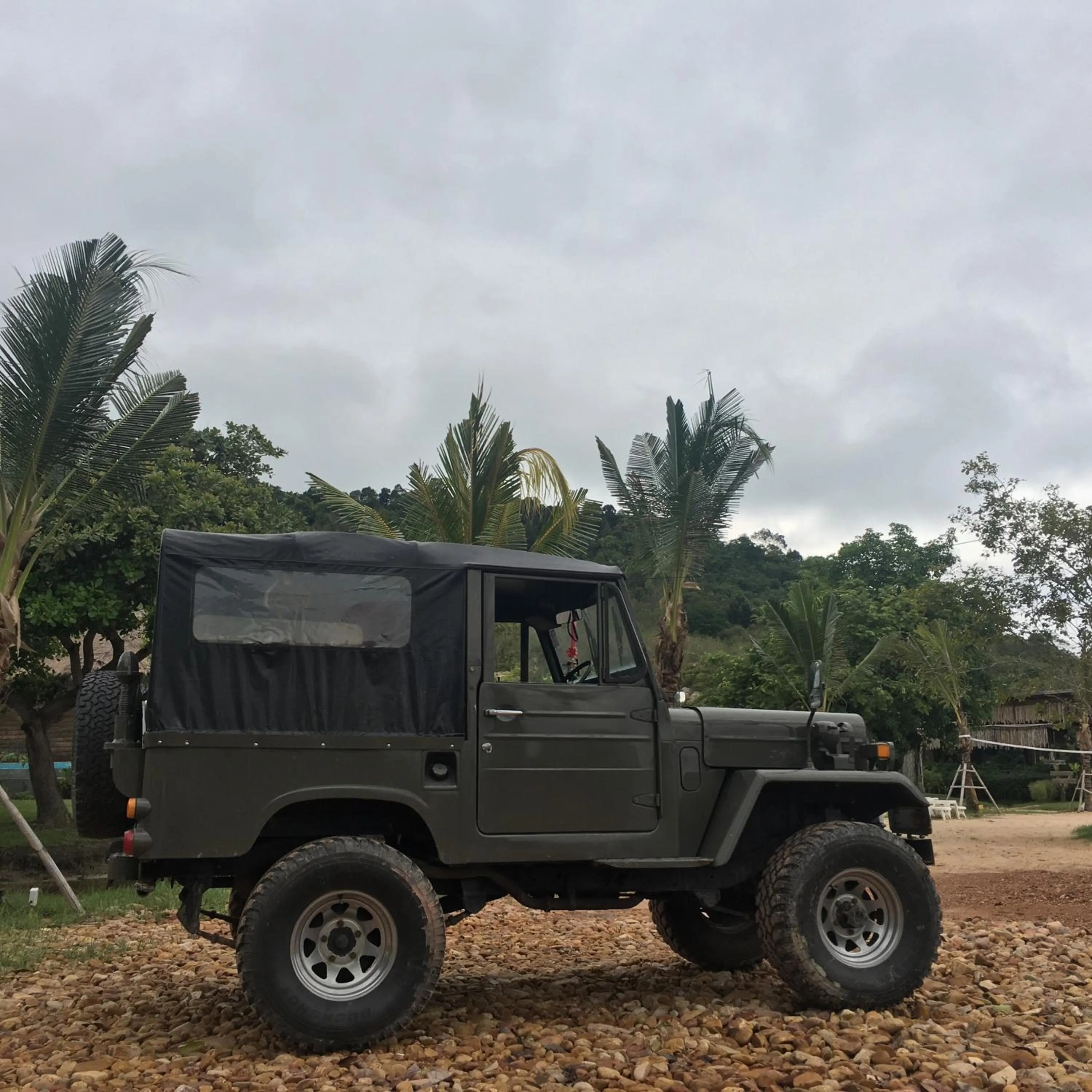 Hiking in Koh Pu Villa