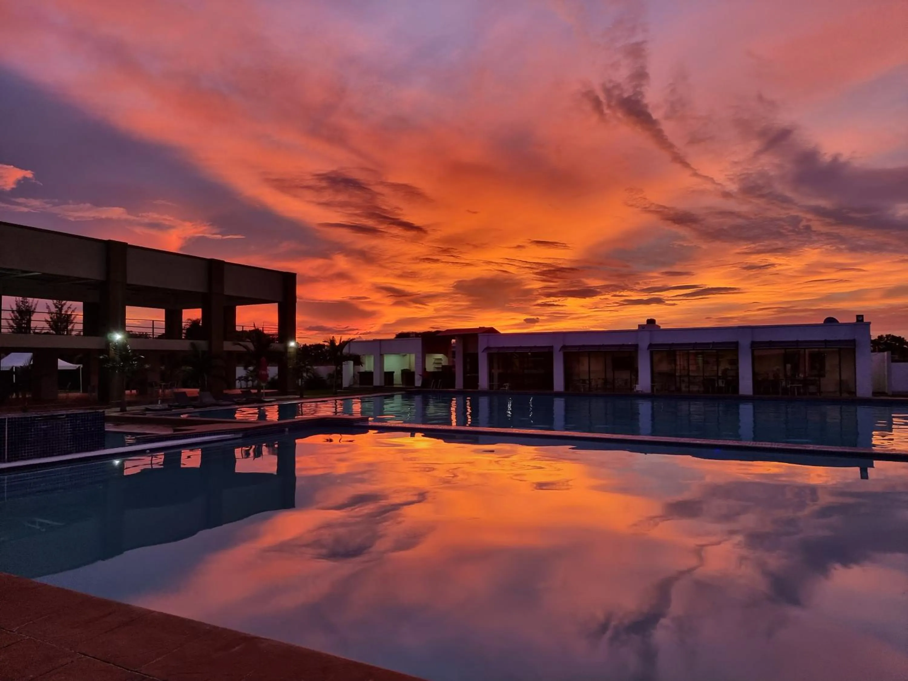 Swimming pool in Twangale Resort & Spa