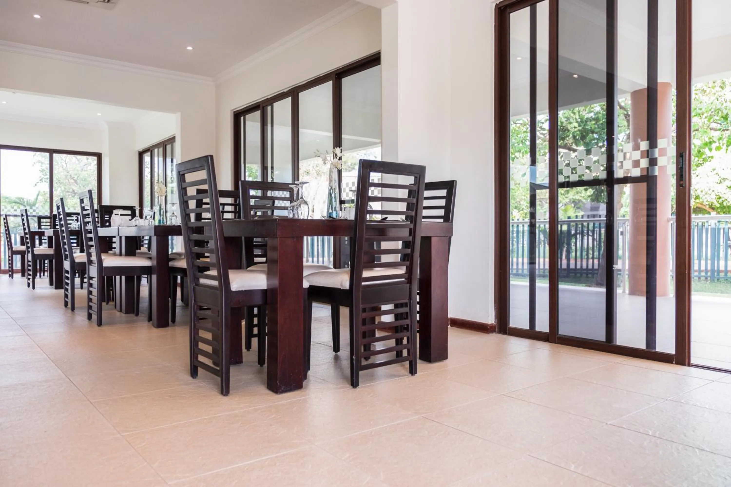 Restaurant/places to eat in Twangale Resort & Spa