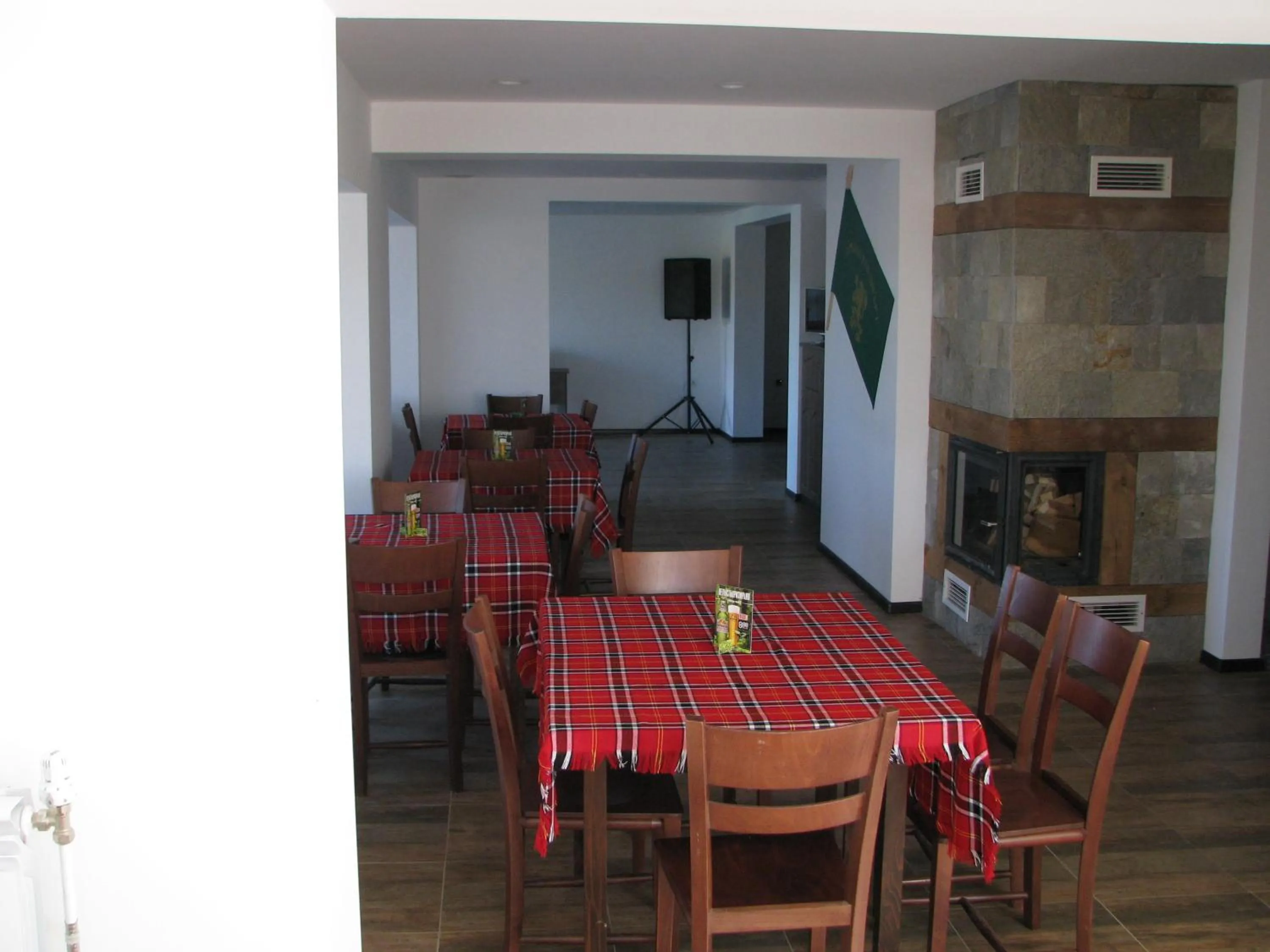 Restaurant/places to eat in Park Hotel Eagle Stone