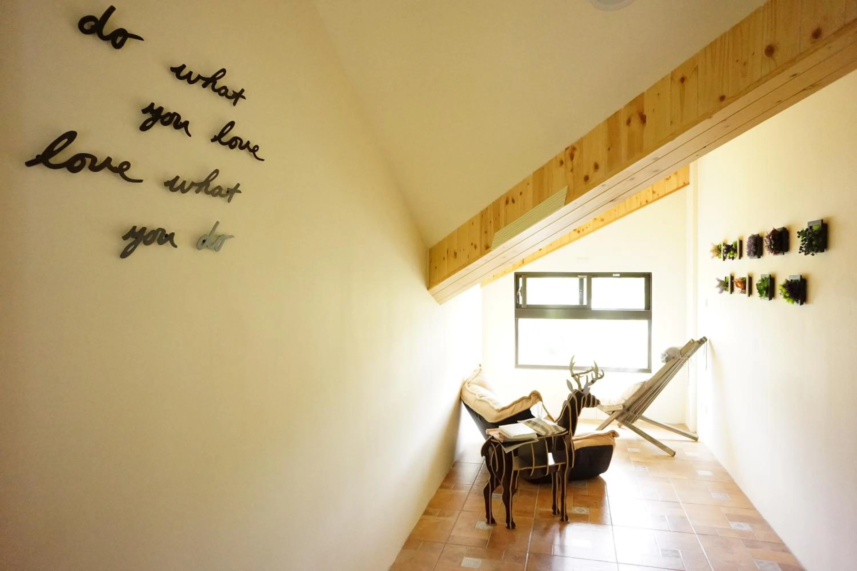 Communal lounge/ TV room in Celine's B&B