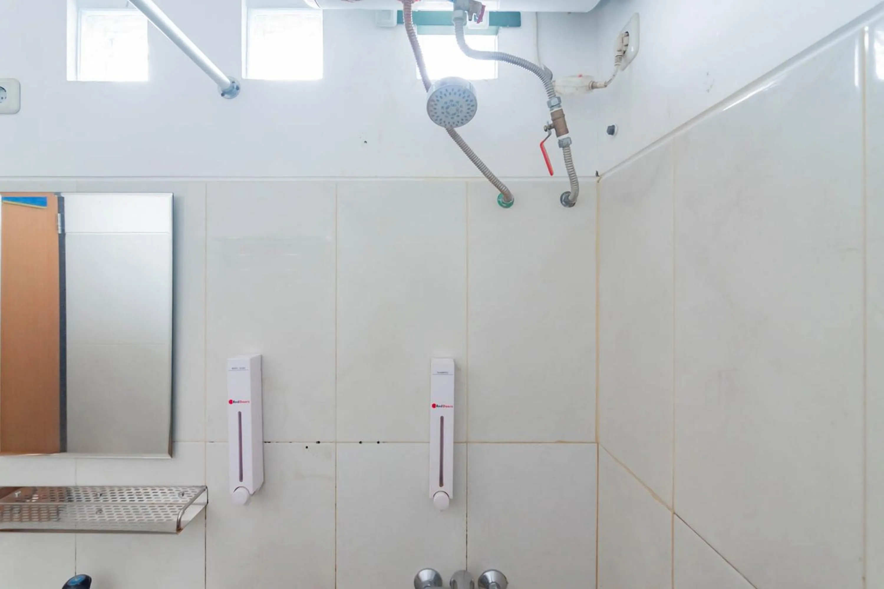 Bathroom in RedDoorz at Palagan Joglo Sersan Bajuri