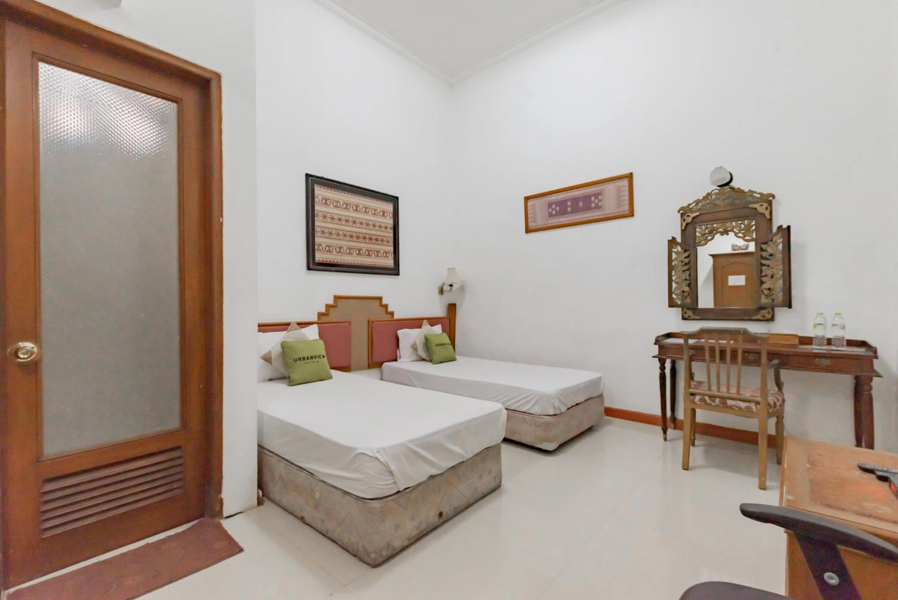Bedroom, Bed in Urbanview De Ethnic Hotel Bandung by RedDoorz