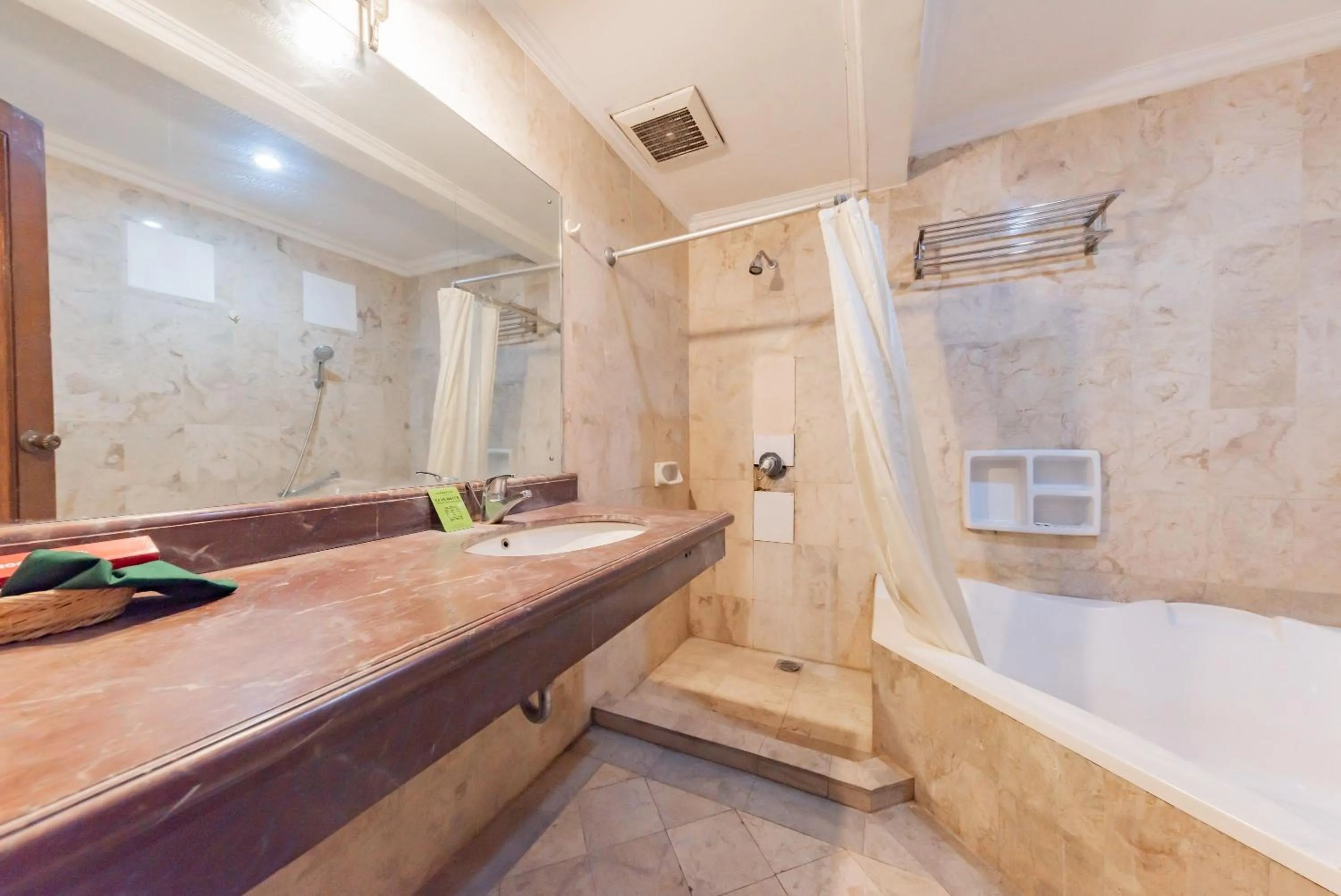 Bathroom in Urbanview De Ethnic Hotel Bandung by RedDoorz