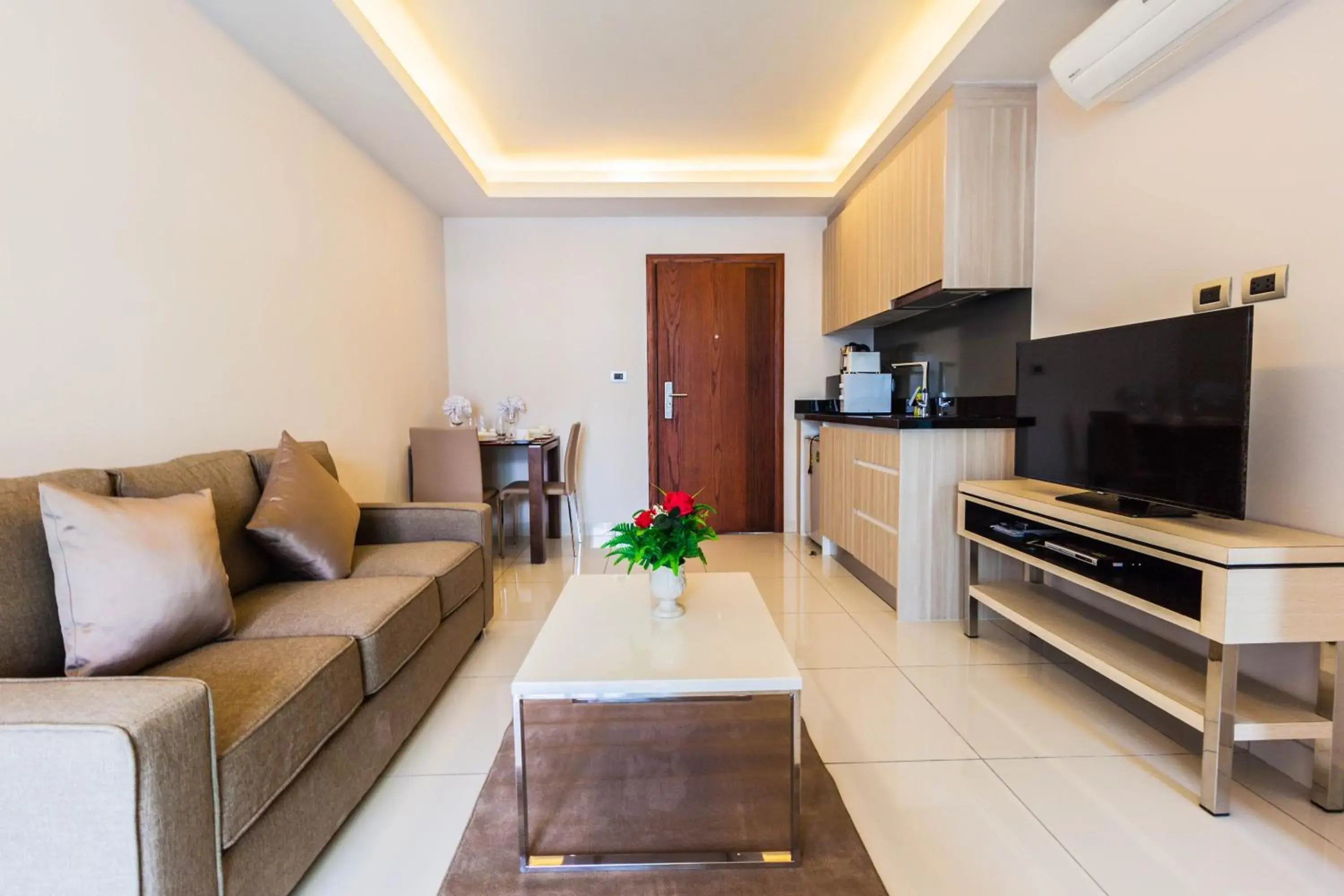 Laguna Beach Resort 1 By Pattaya Sunny Rentals Laguna Beach Resort 1 By Pattaya Sunny Rentals