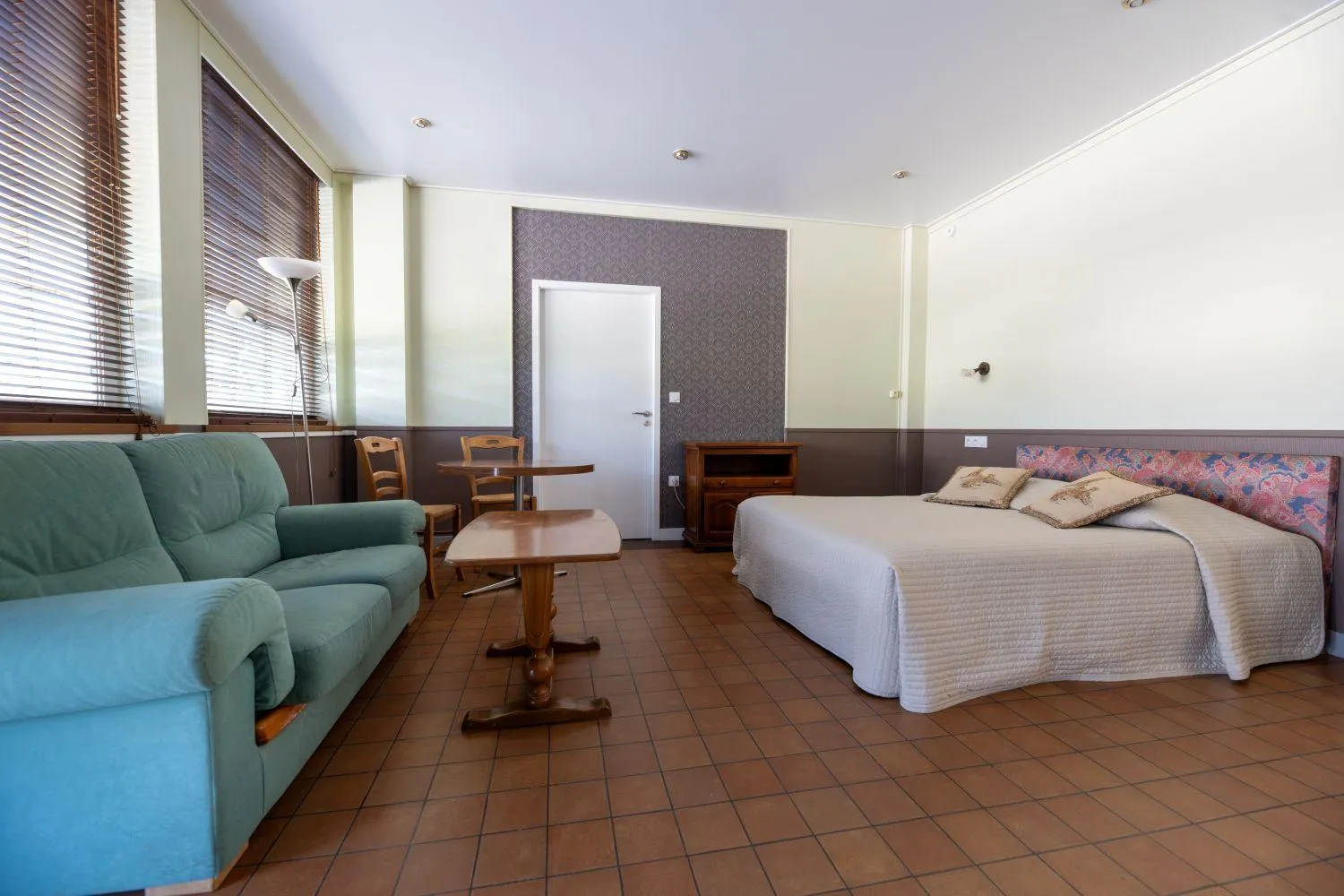 Photo of the whole room, Bed in Gite Le Relais Saint Michel