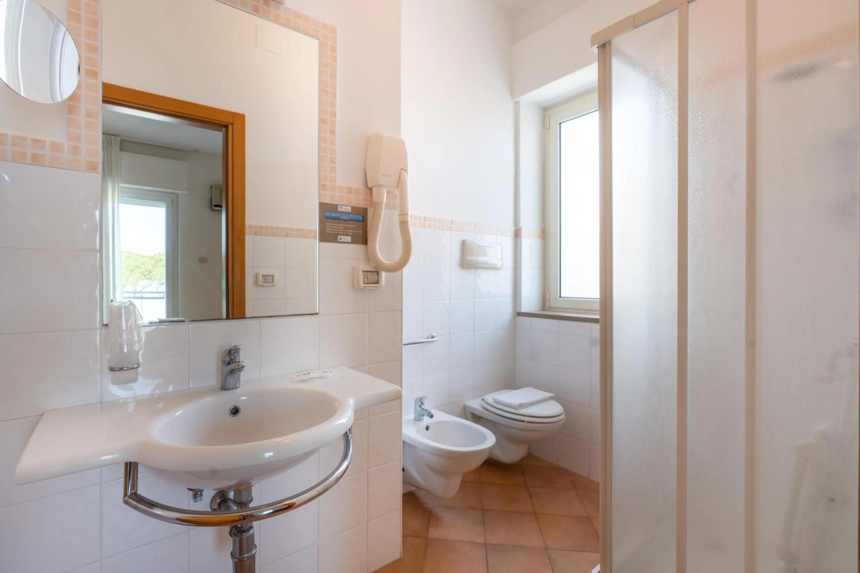 Bathroom in Hotel La Pineta