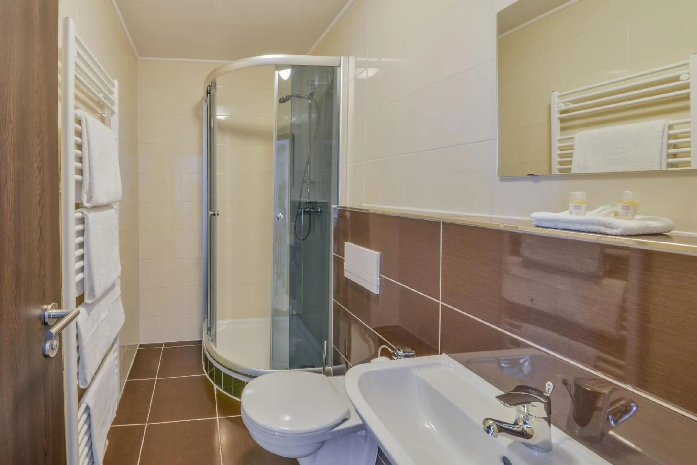 Shower in City Hotel Wetzlar