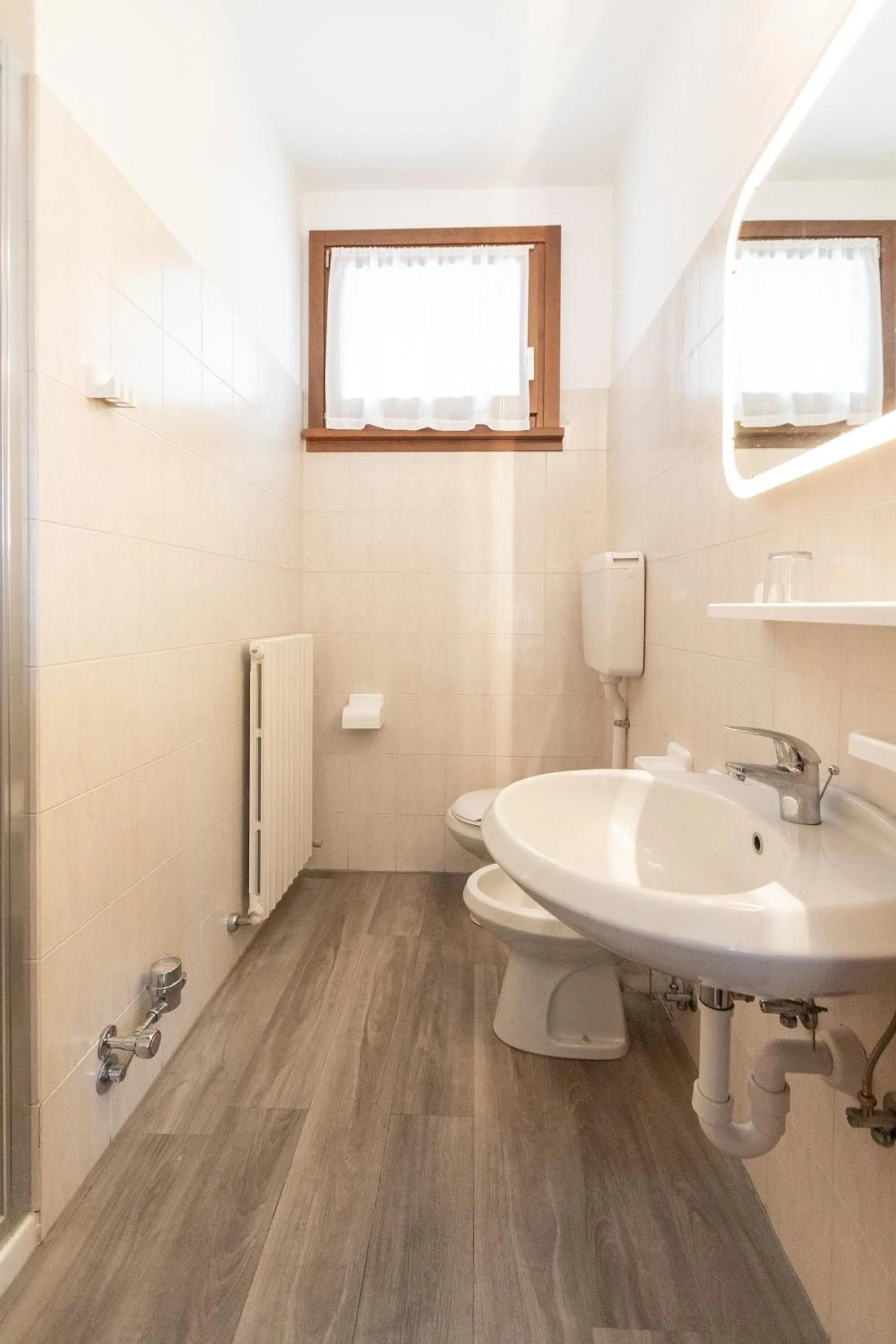 Toilet in La Villa Feleit