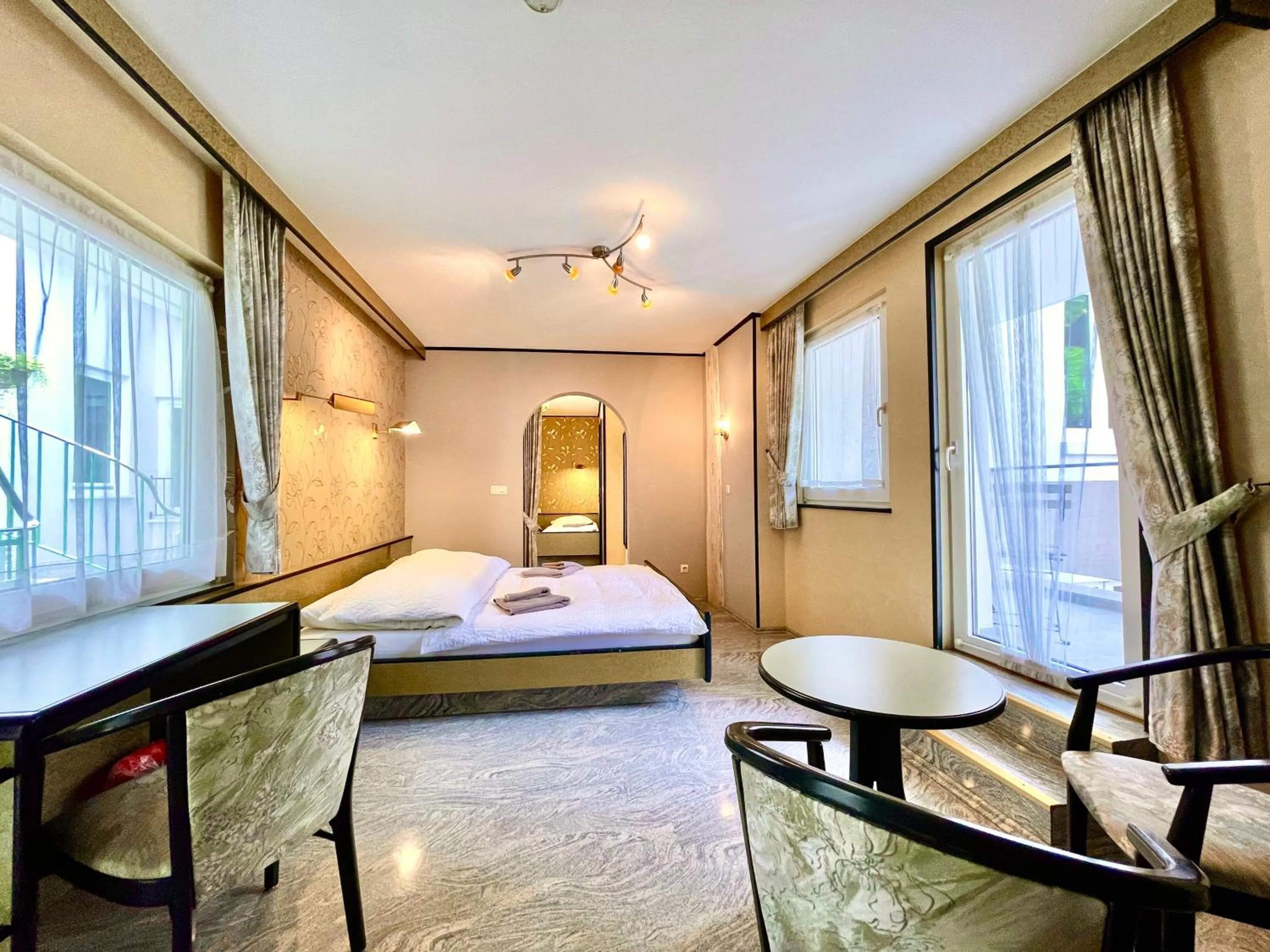 Photo of the whole room in Bed & Breakfast du Château