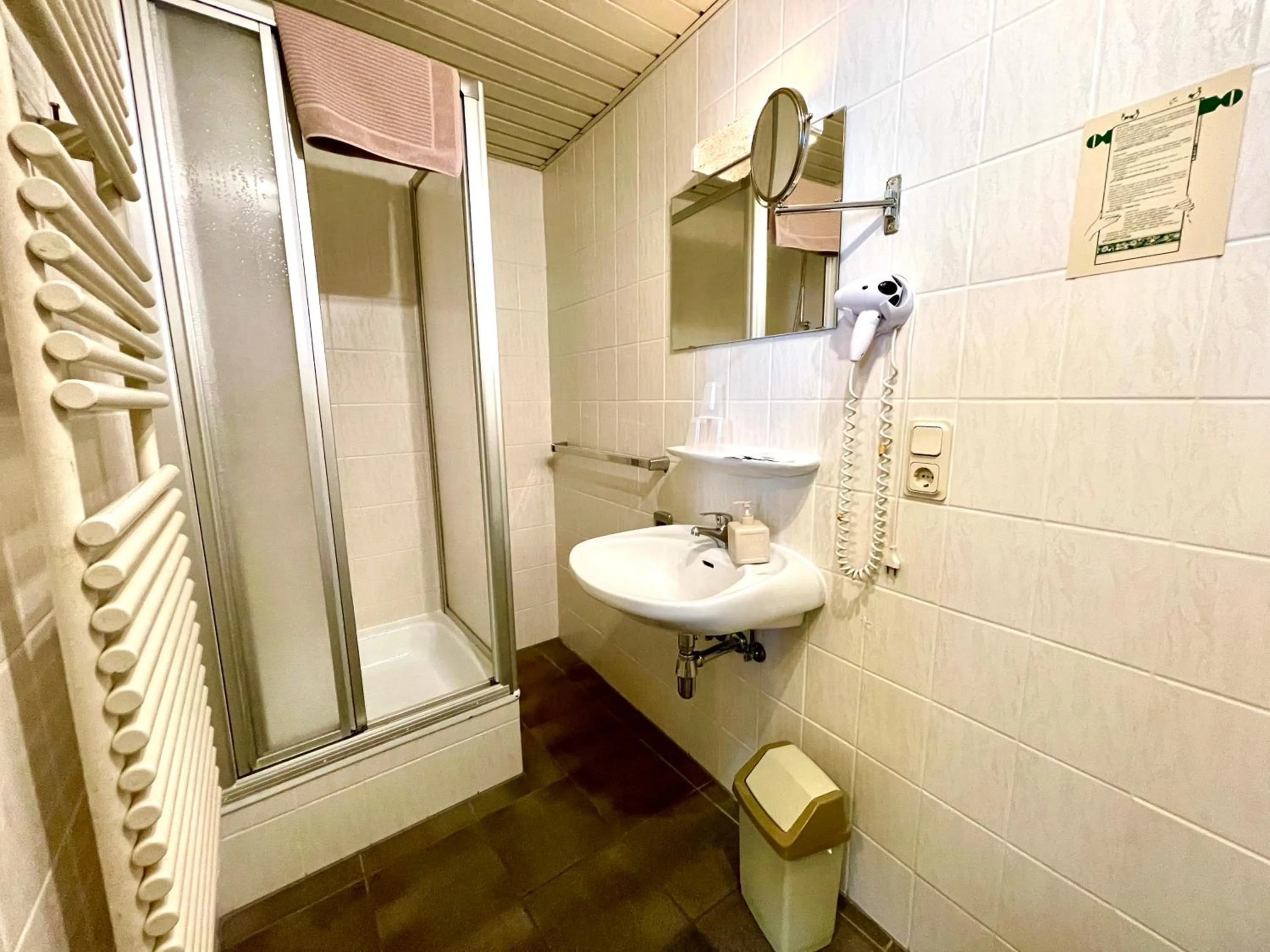 Bathroom in Bed & Breakfast du Château