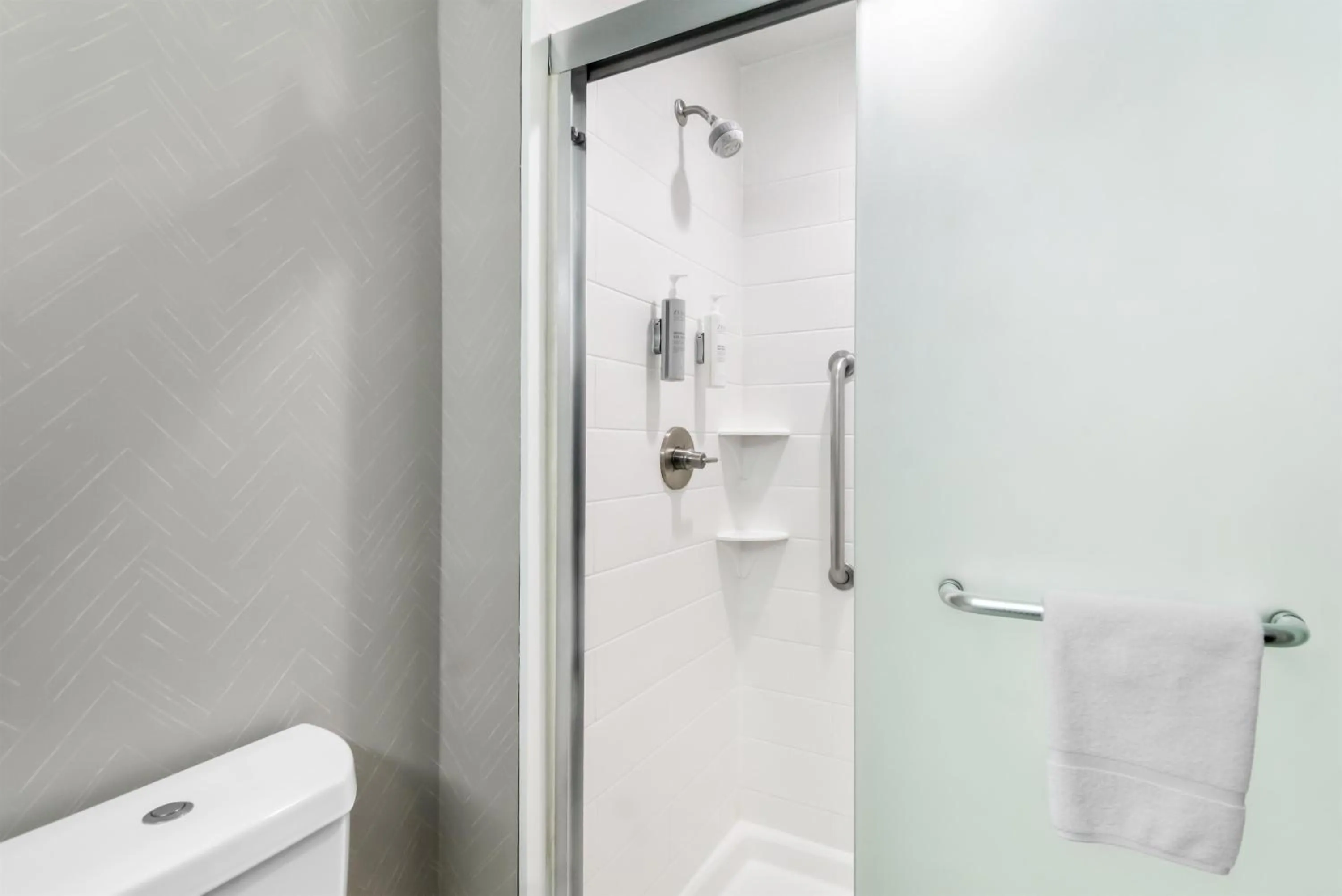 Bathroom in Home2 Suites By Hilton Dallas Grand Prairie