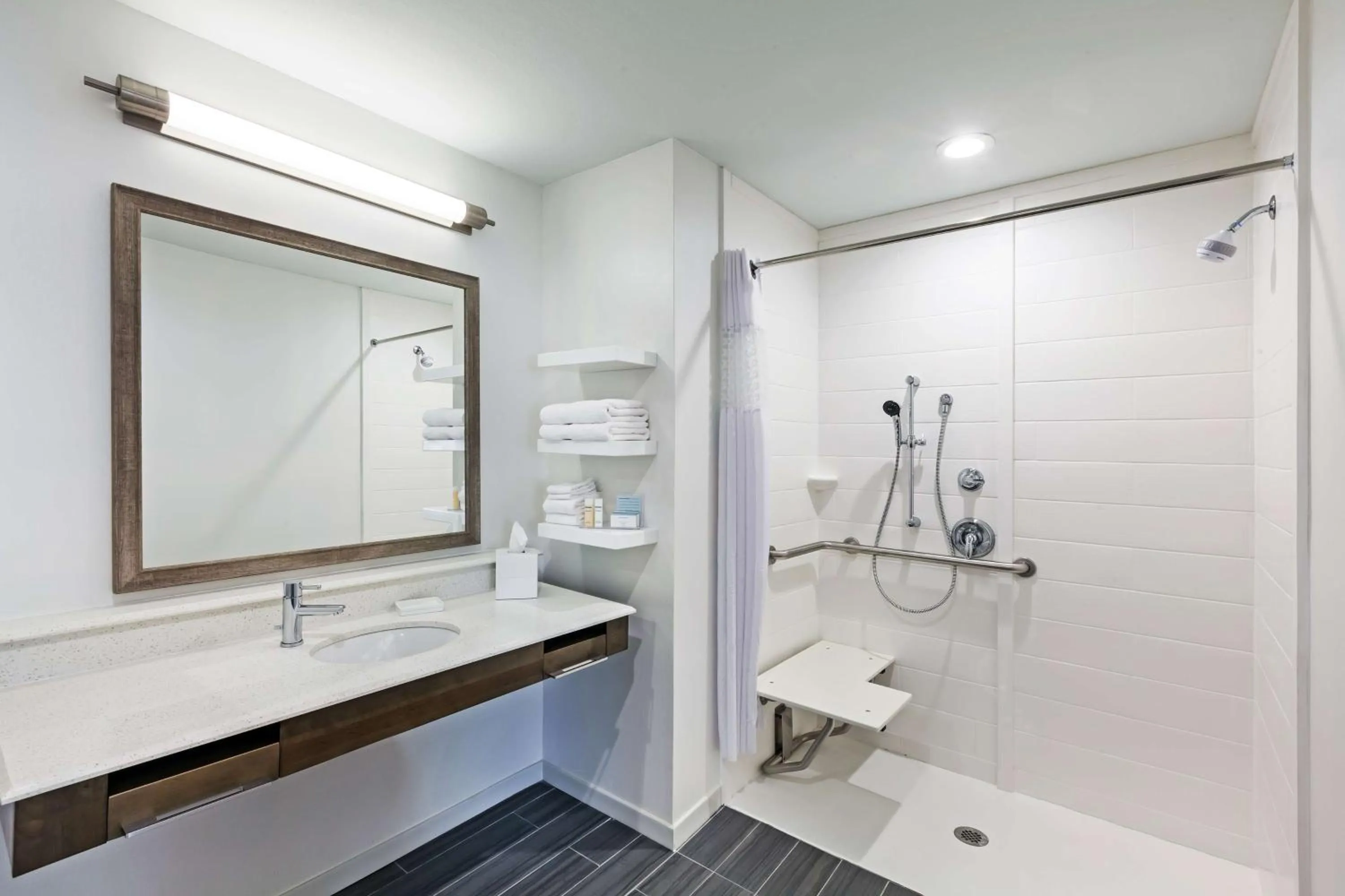 Bathroom in Hampton Inn & Suites Houston/Atascocita, Tx