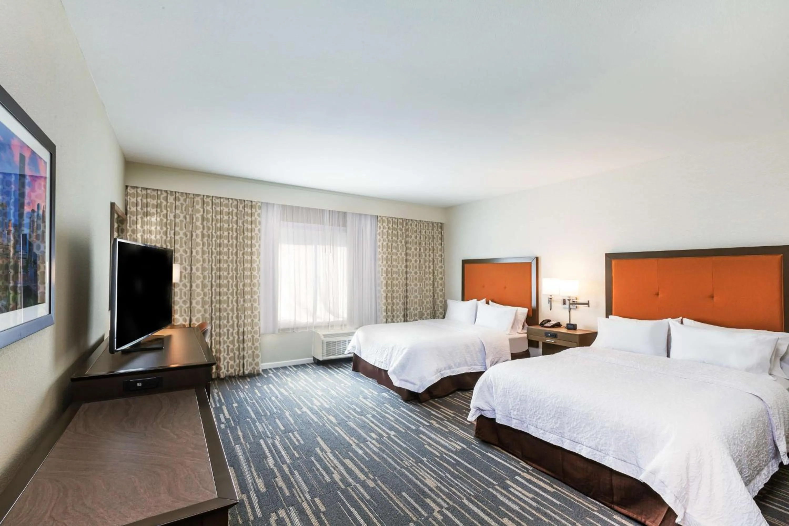 Bed in Hampton Inn & Suites Houston/Atascocita, Tx