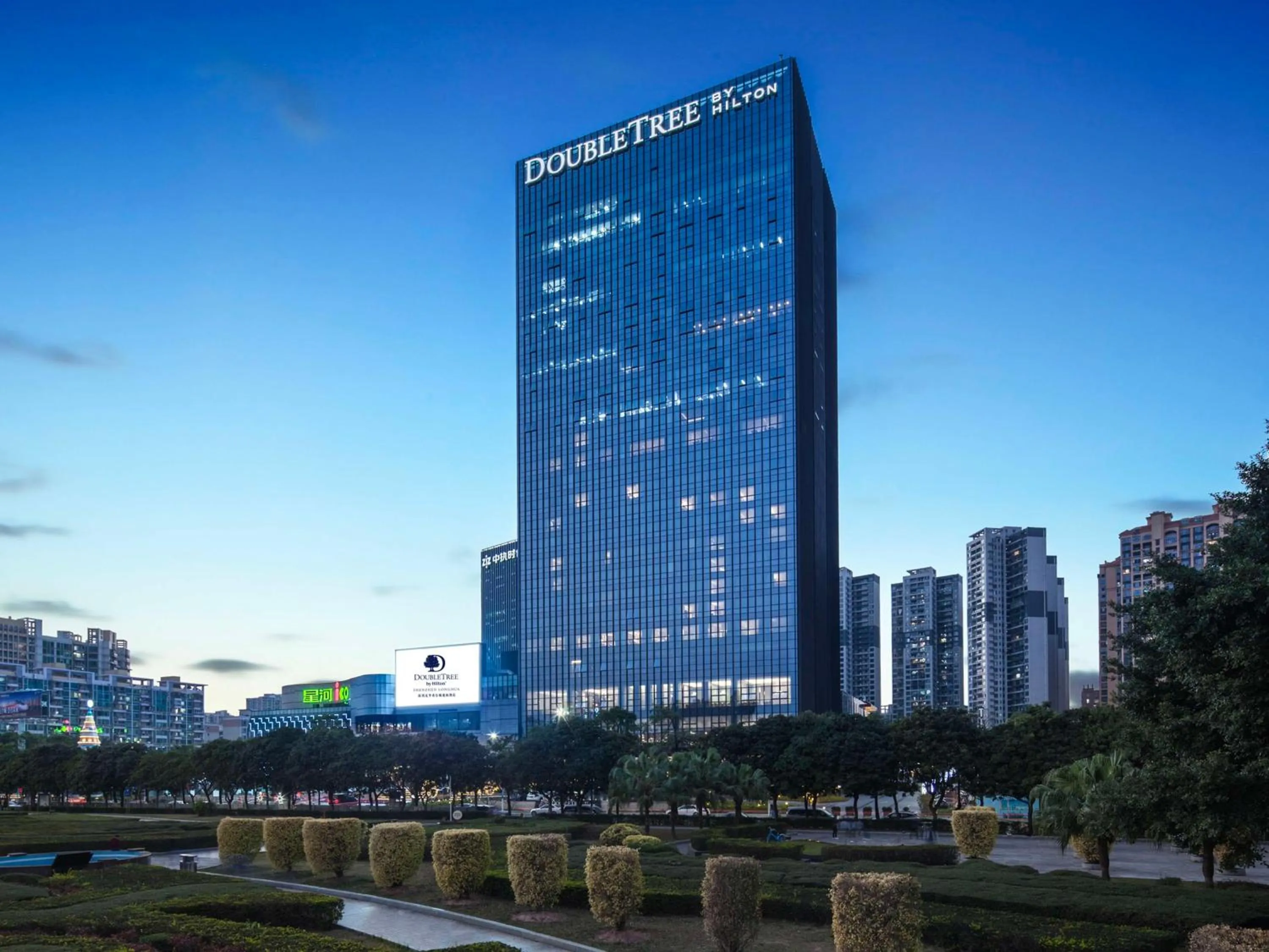 Property building in DoubleTree by Hilton Hotel Shenzhen Longhua