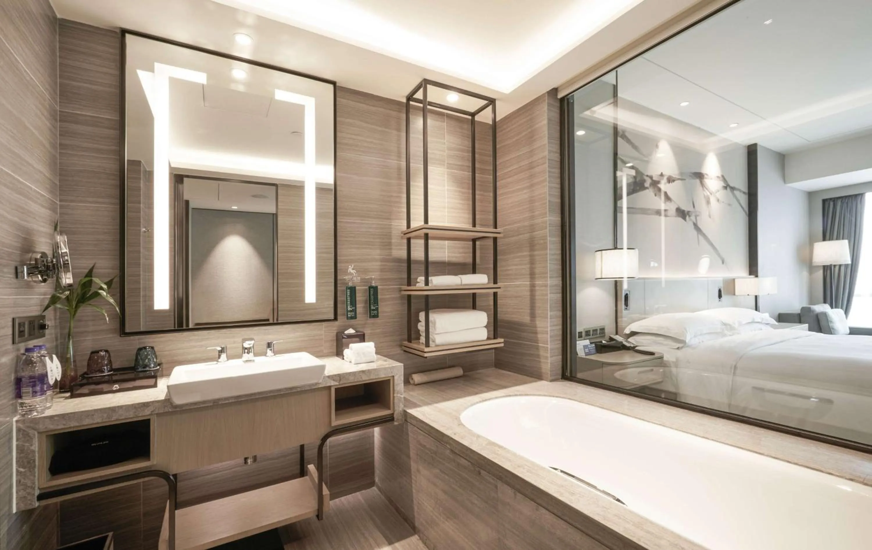 Bathroom, Bed in DoubleTree by Hilton Hotel Shenzhen Longhua