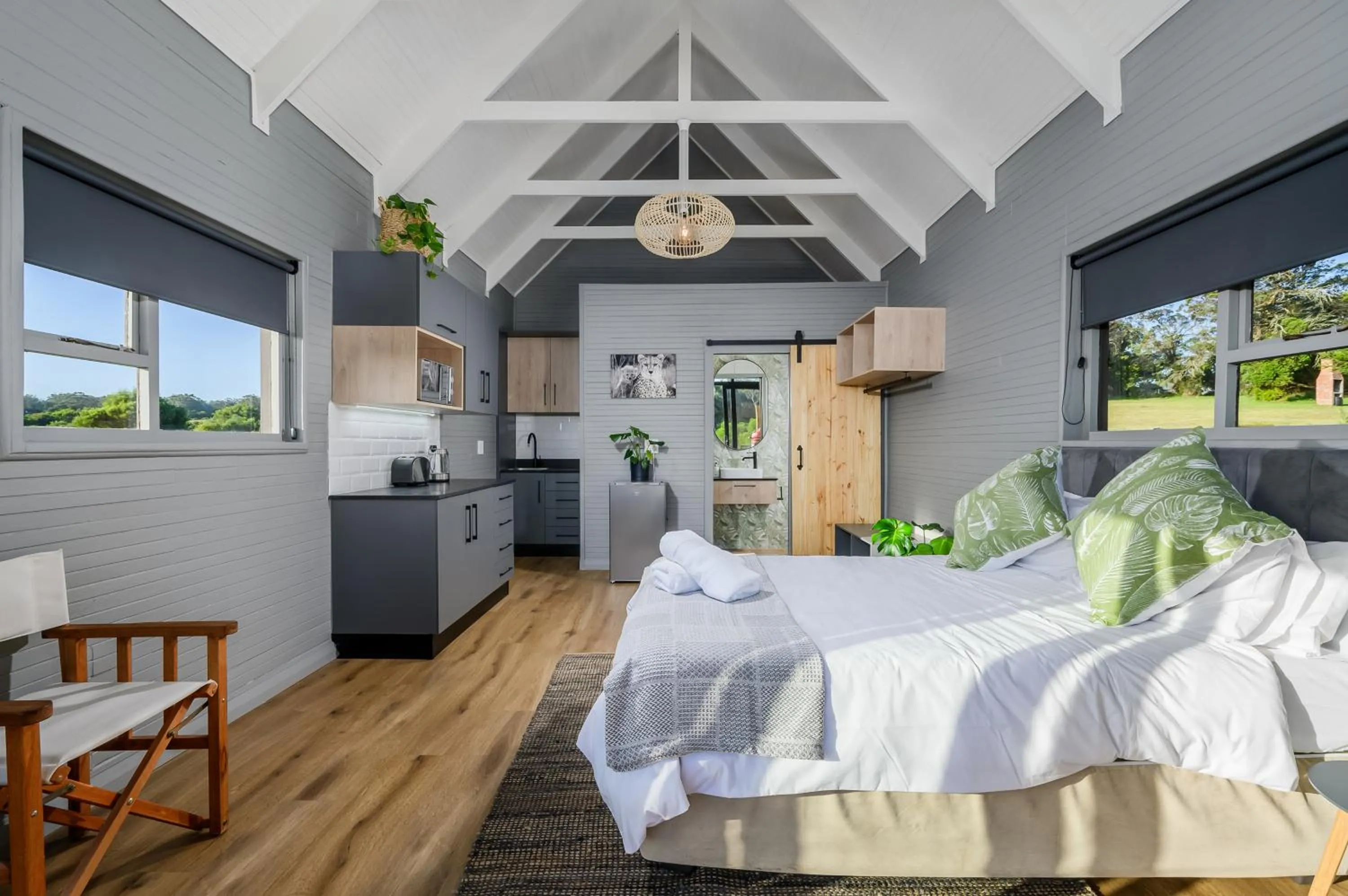 Bedroom, Bed in Kragga Kamma Game Park