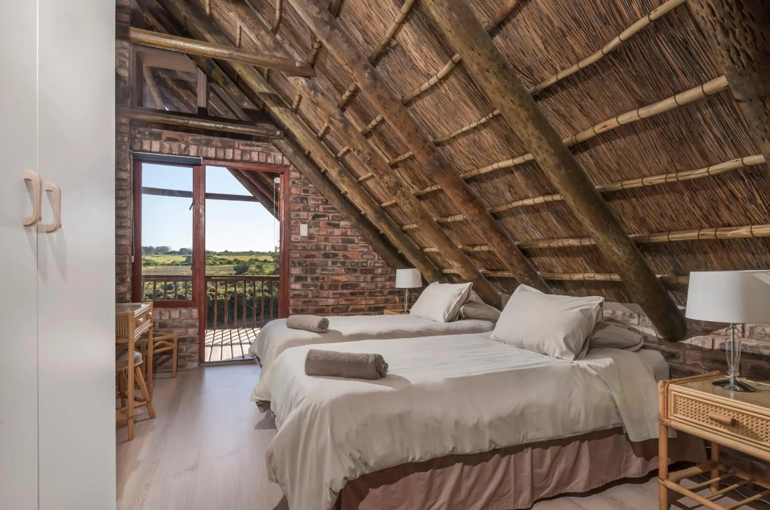 Bedroom, Bed in Kragga Kamma Game Park