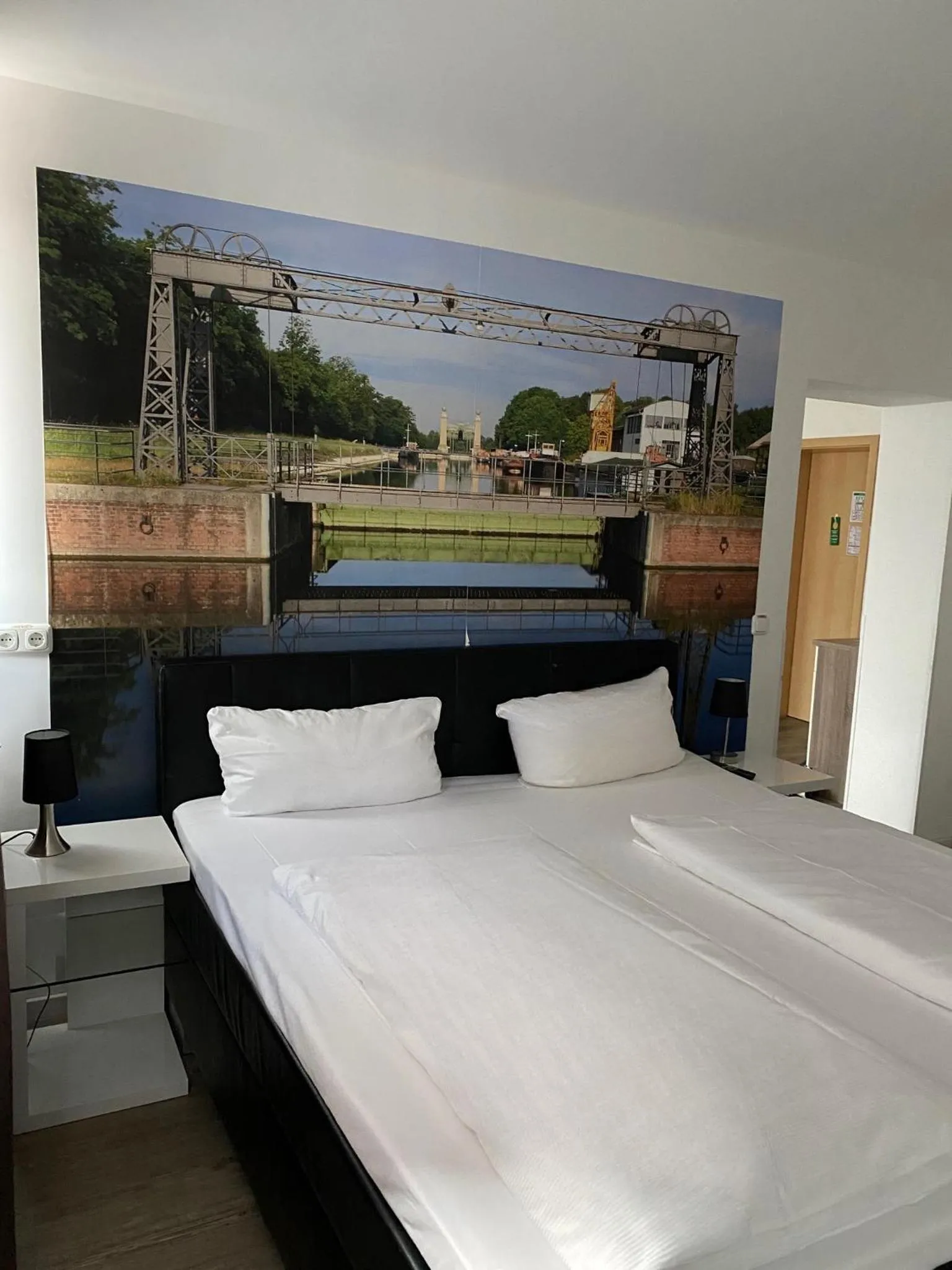 Photo of the whole room, Bed in Hotel Stay