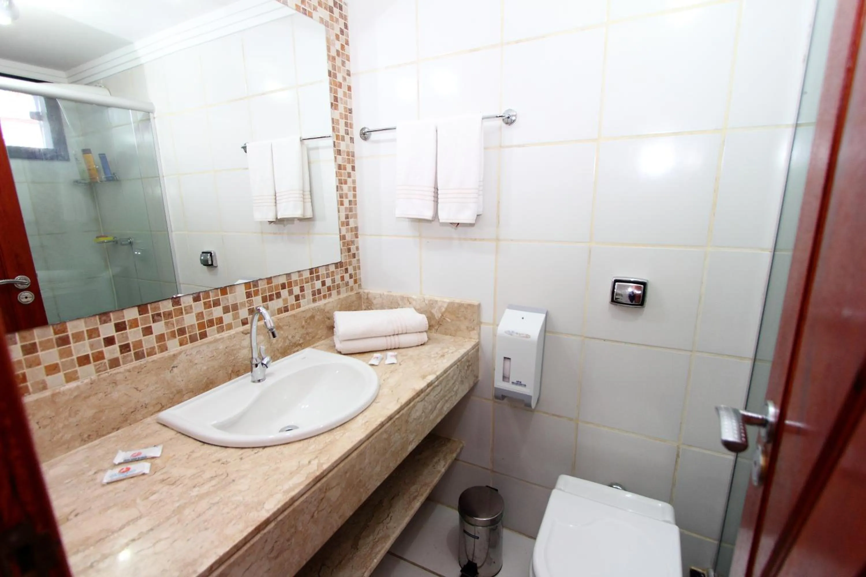 Bathroom in Hotel Casa Blanca Porto Seguro