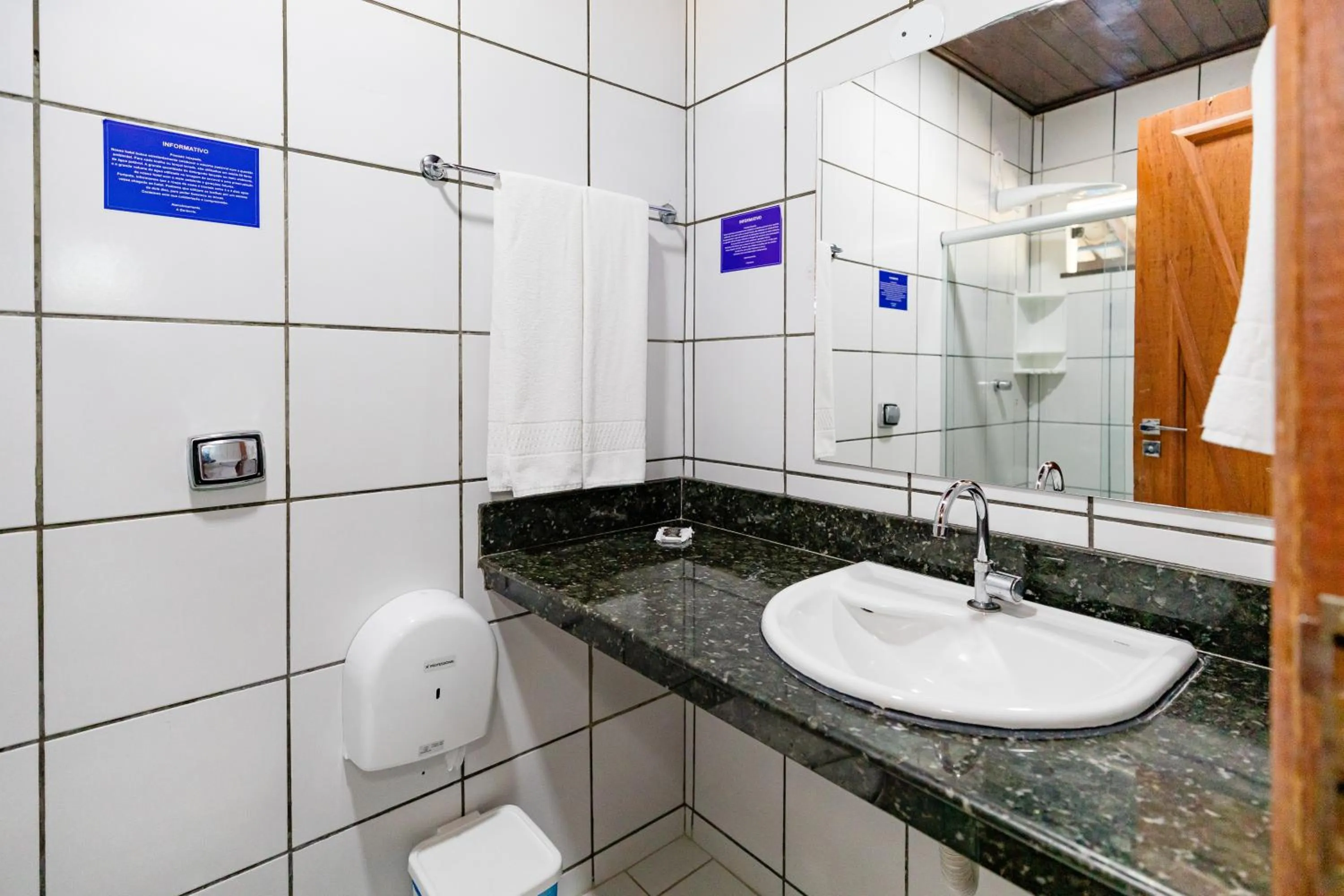 Bathroom in Hotel Casa Blanca Porto Seguro