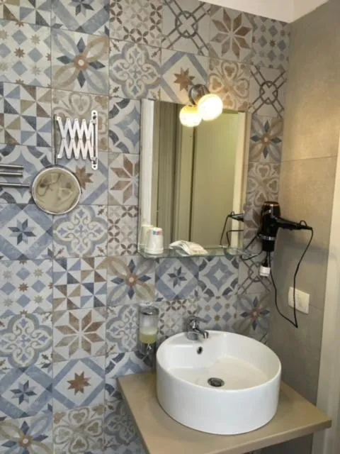 Bathroom in Umberto House Catania