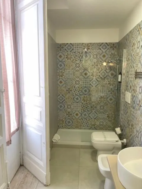Bathroom in Umberto House Catania