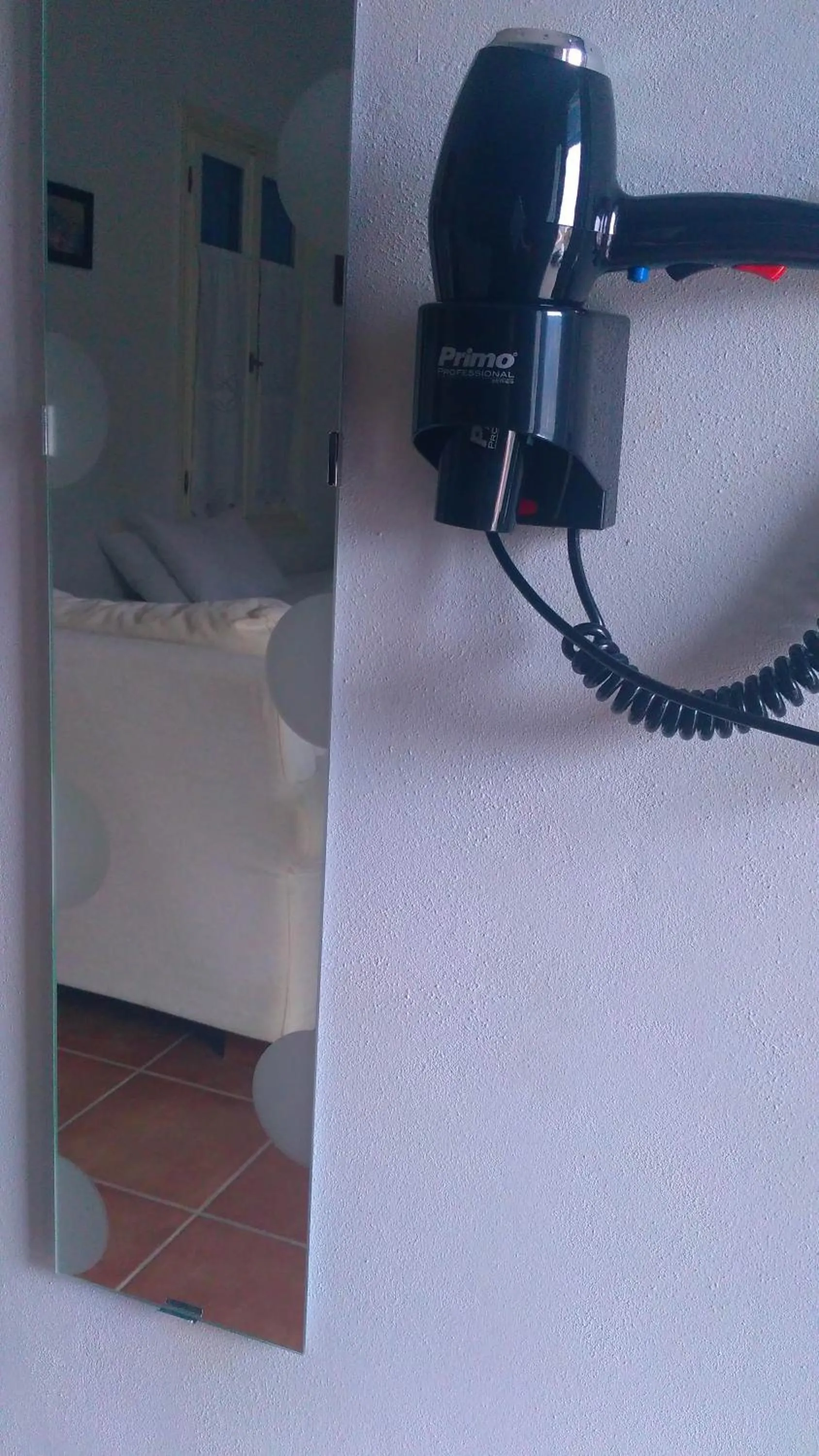 Photo of the whole room in Panoramic View